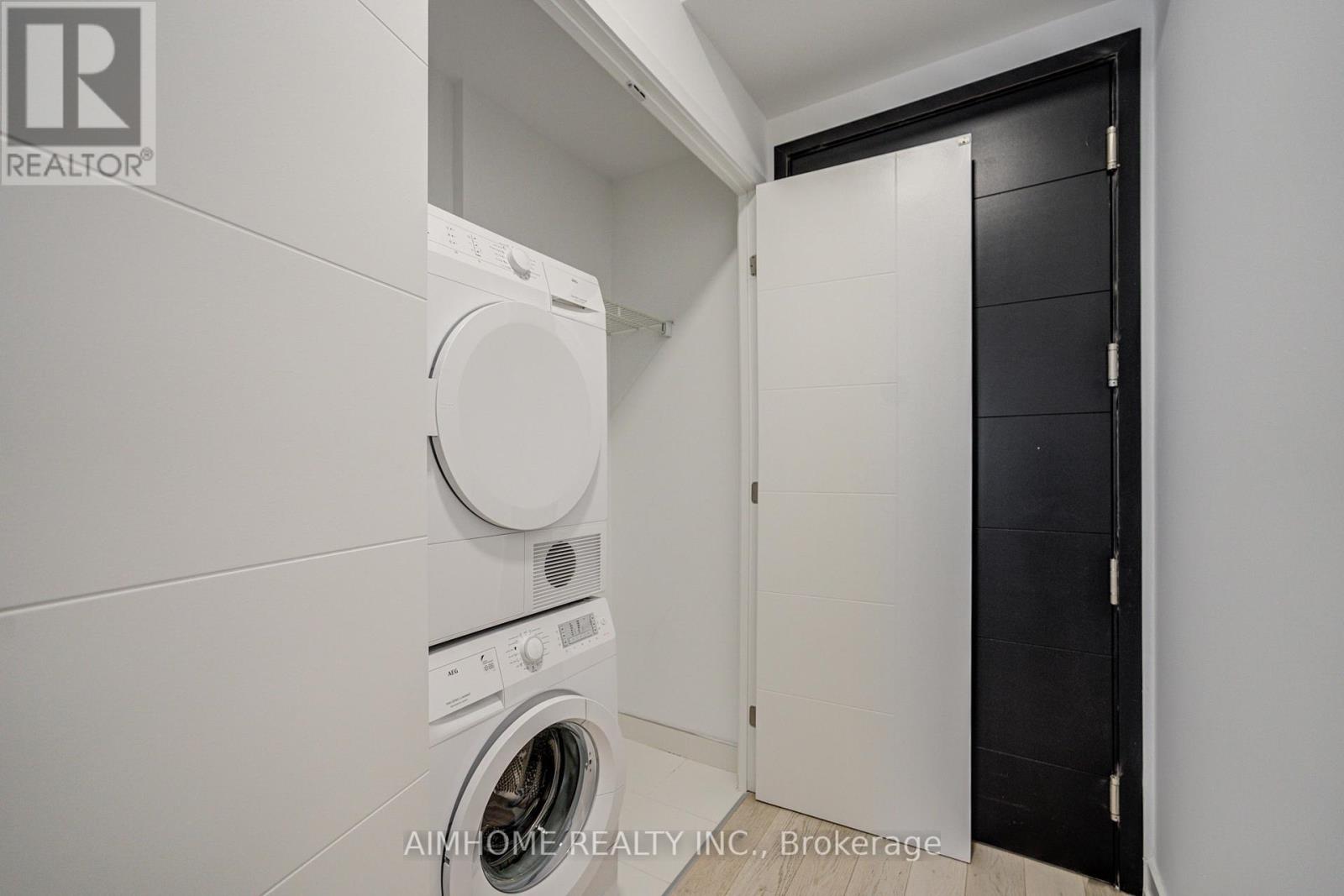 Apartment at 4203 - 488 UNIVERSITY AVENUE, Toronto