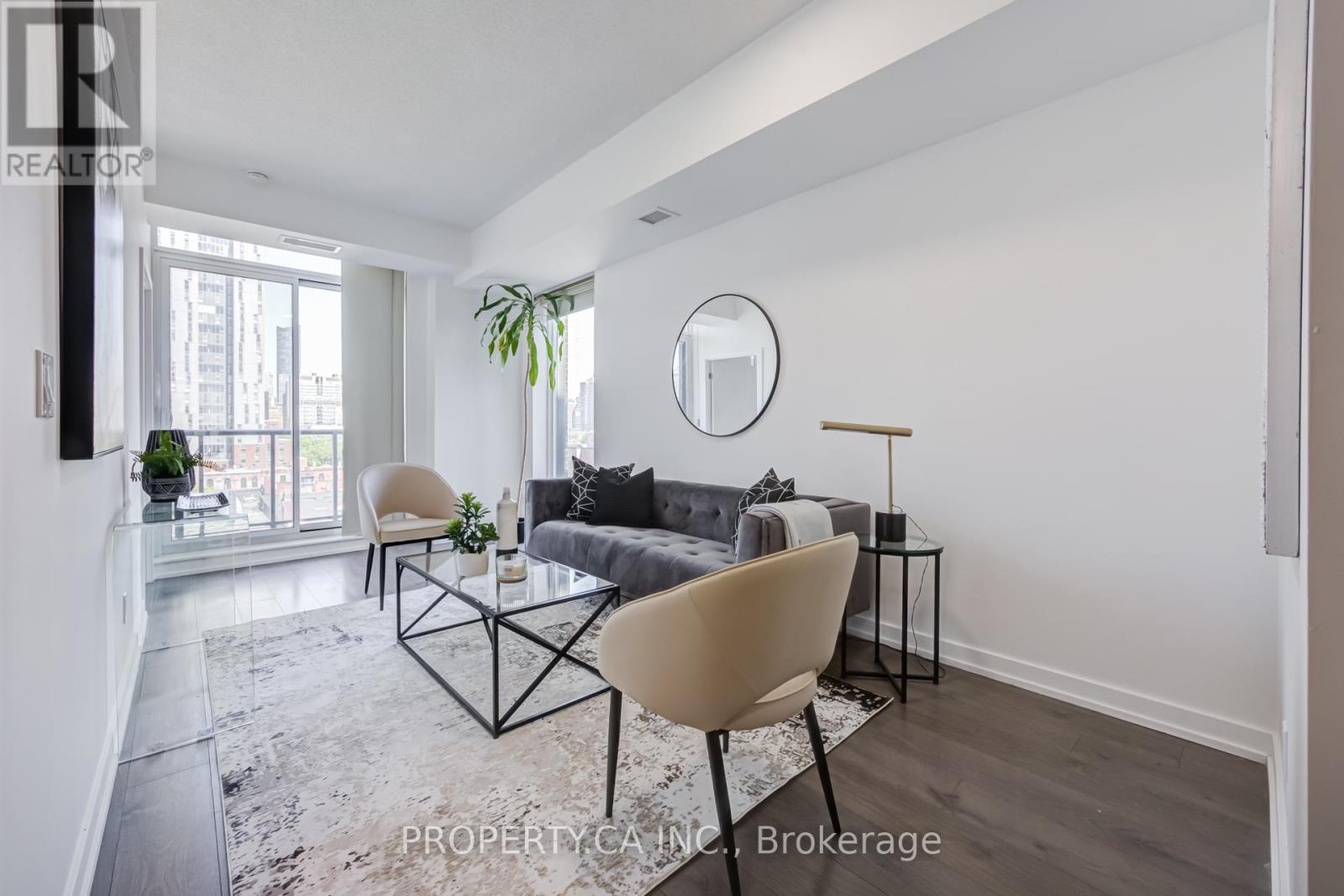 Apartment at 707 - 297 COLLEGE STREET, Toronto (Kensington-Chinatown)