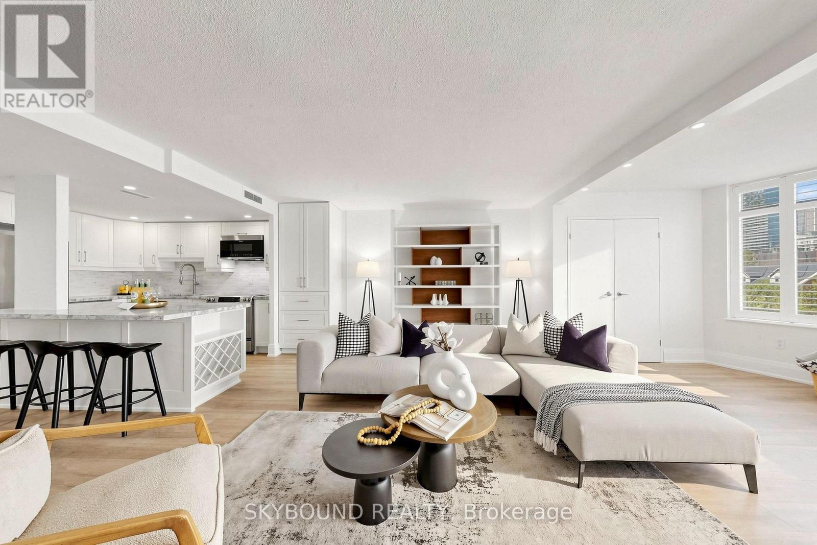 Apartment at 401 - 135 GEORGE STREET S, Toronto (Waterfront Communities)