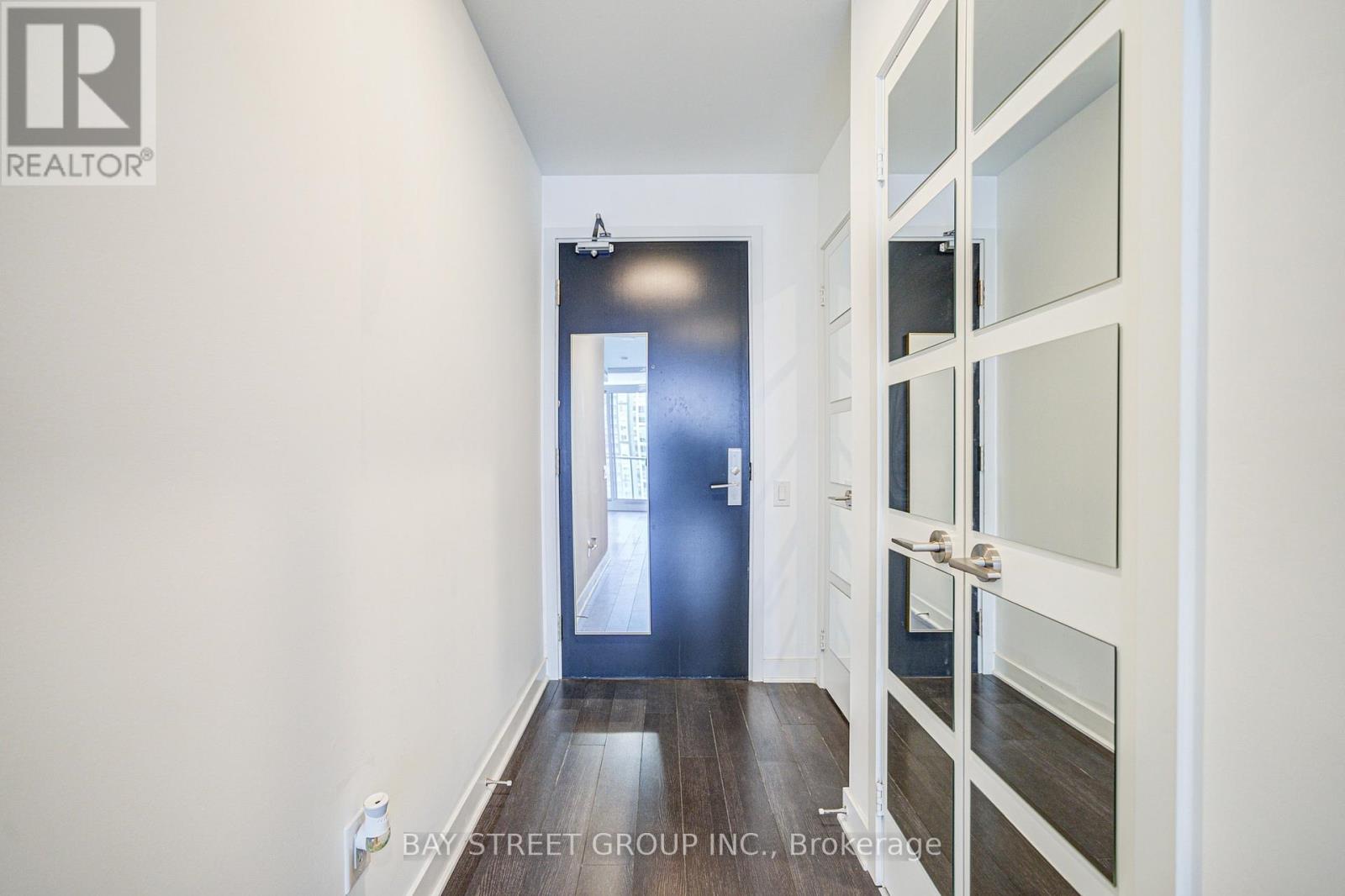 Apartment at 3002 - 290 ADELAIDE STREET W, Toronto