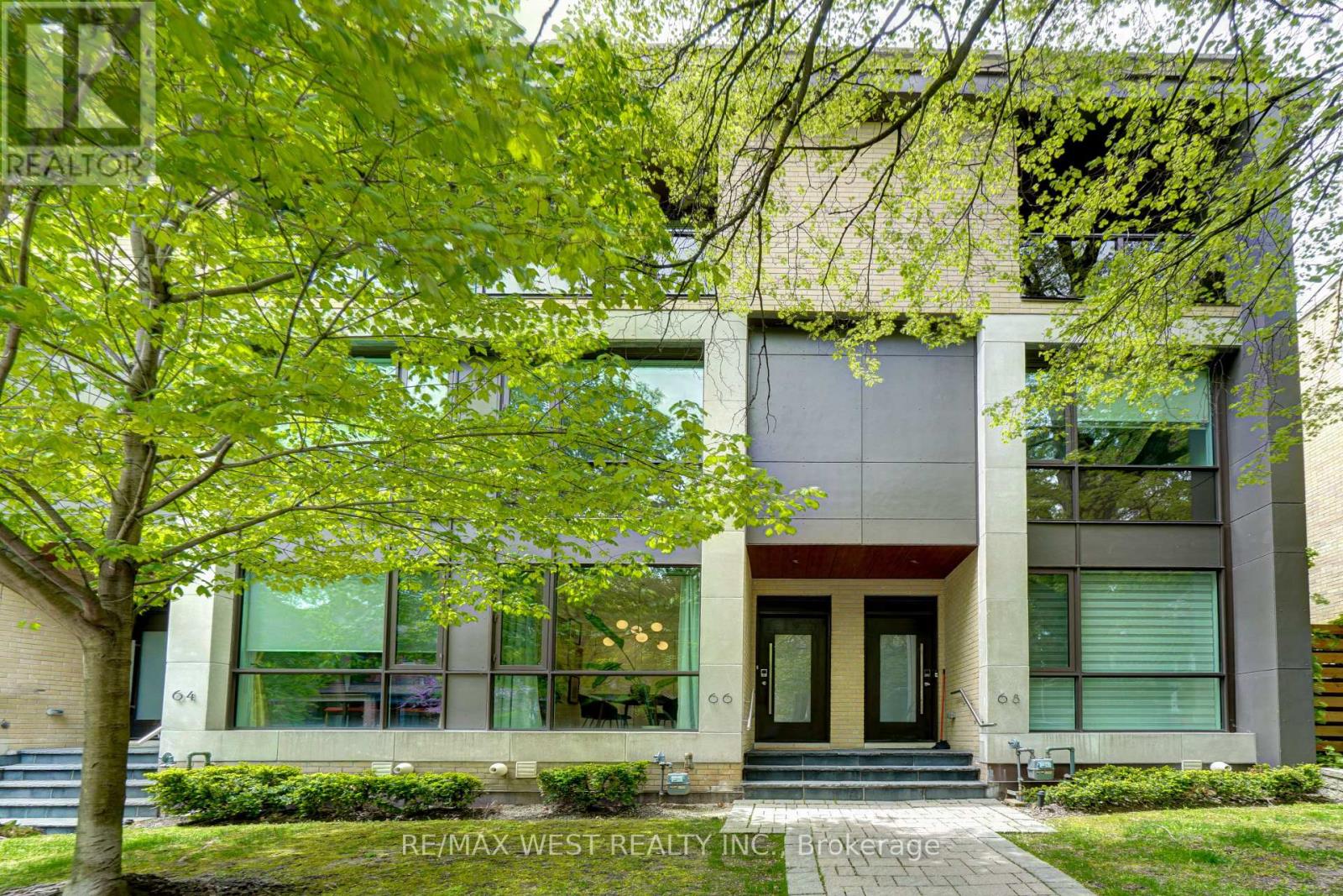 Townhouse at 11 - 66 HAVELOCK STREET, Toronto