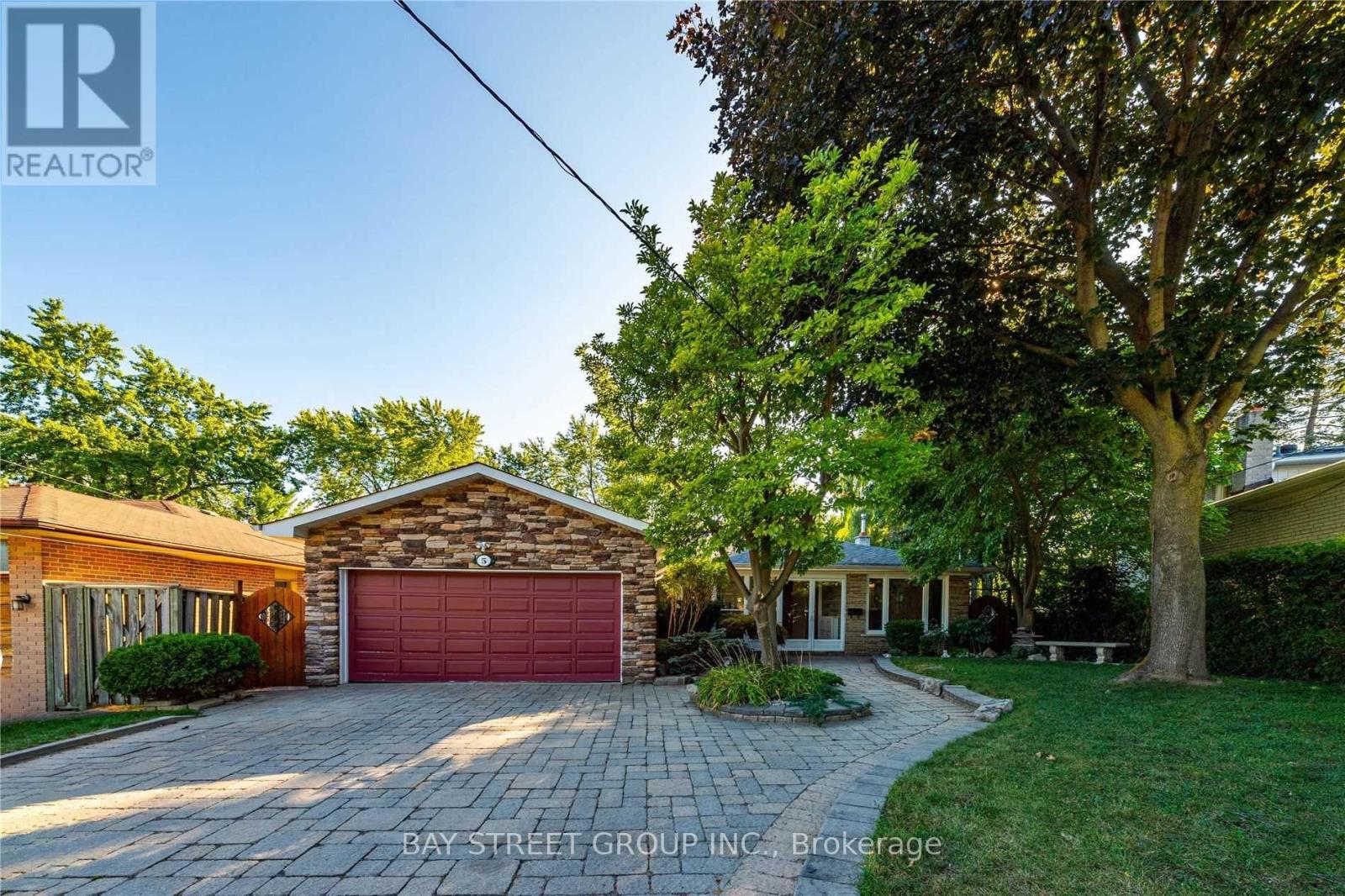 Detached at 5 WARLOCK CRESCENT, Toronto (Bayview Woods-Steeles)