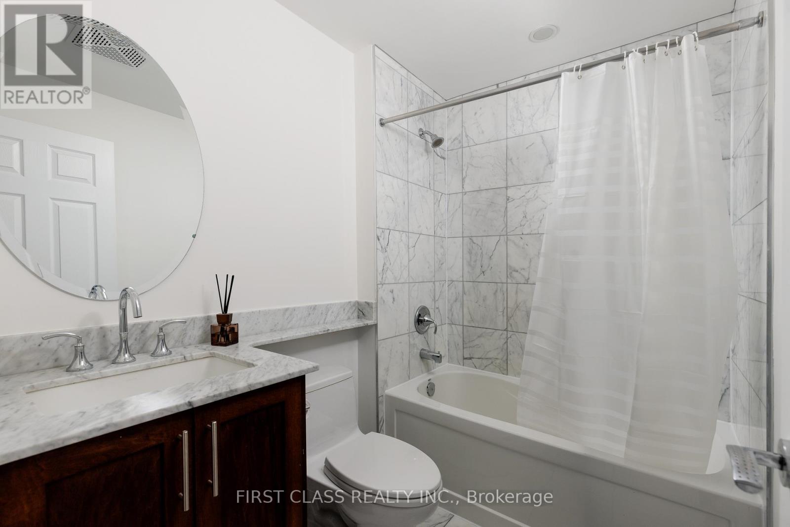 Apartment at 2208 - 35 BALMUTO STREET, Toronto