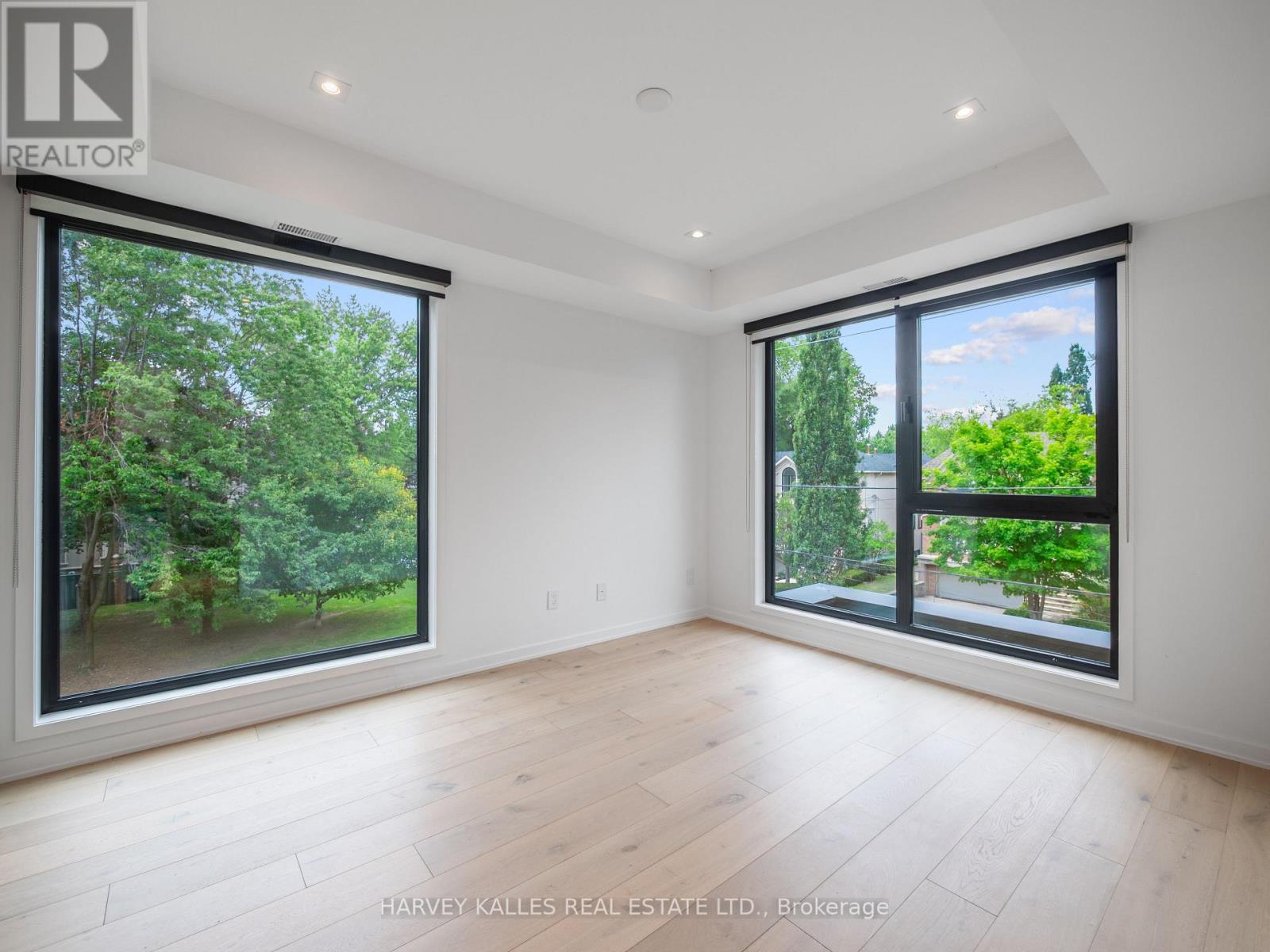 Detached at 585 BEDFORD PARK AVENUE, Toronto
