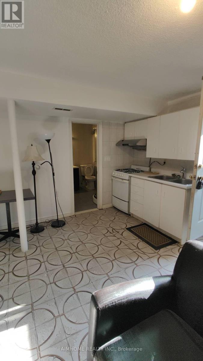 Detached at LOWER BASEMENT - 3 CHARLTON BOULEVARD, Toronto (Newtonbrook West)