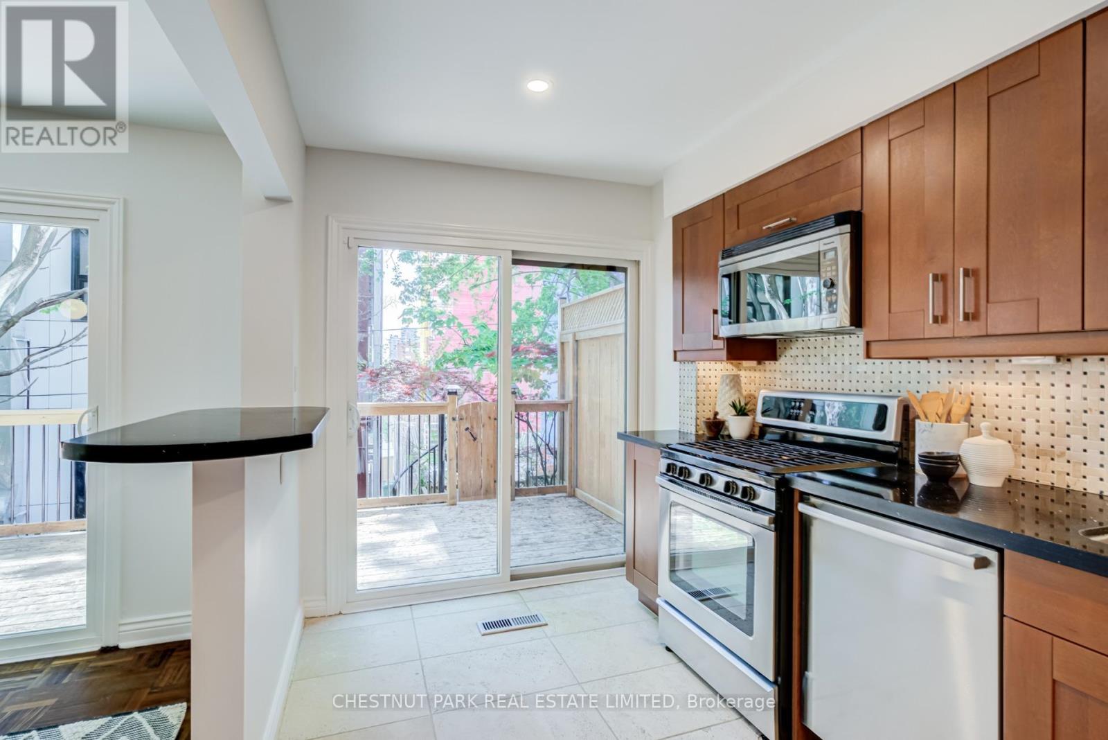 Townhouse at 9 - 41 SPRUCE STREET, Toronto