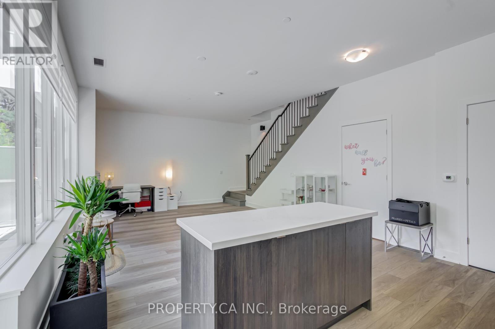 Townhouse at 102 - 2 TEAGARDEN COURT N, Toronto