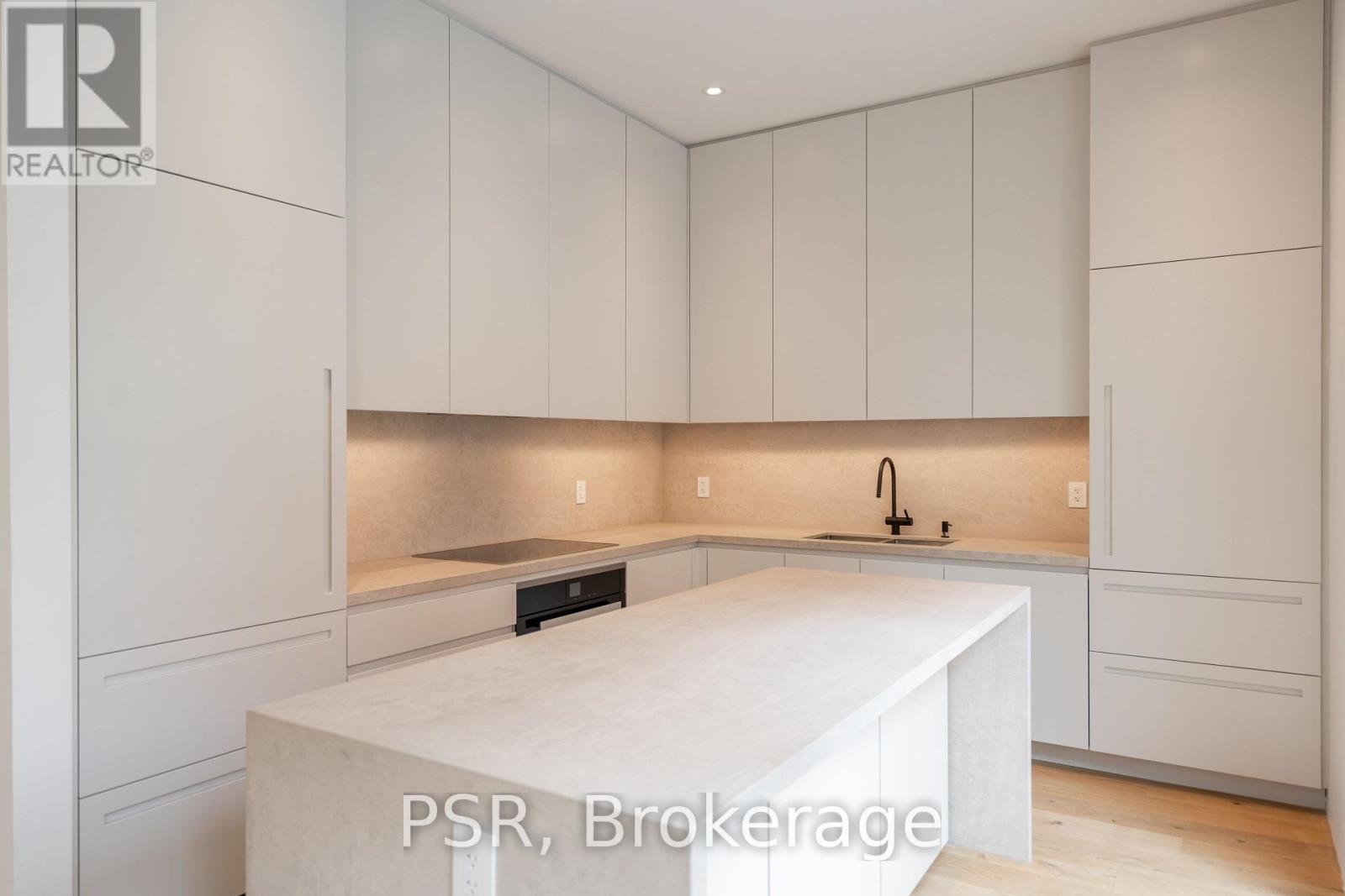 Semi-Detached/Link at 381 MADISON AVENUE, Toronto