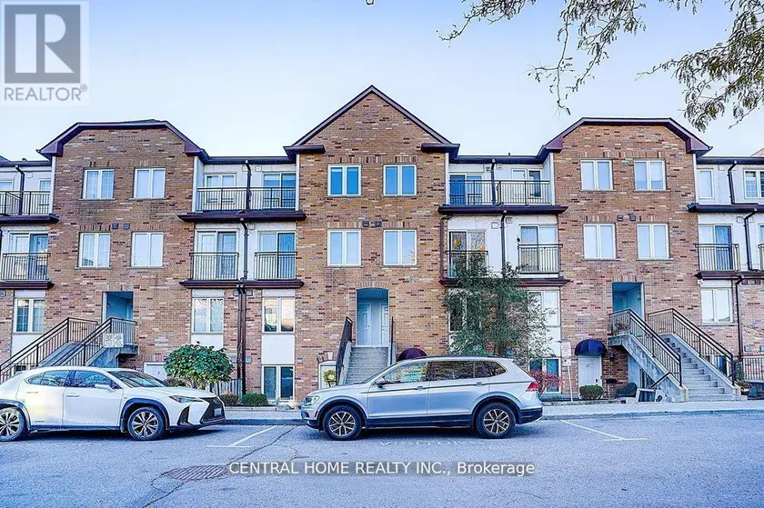Townhouse at 11 - 988 SHEPPARD AVENUE W, Toronto