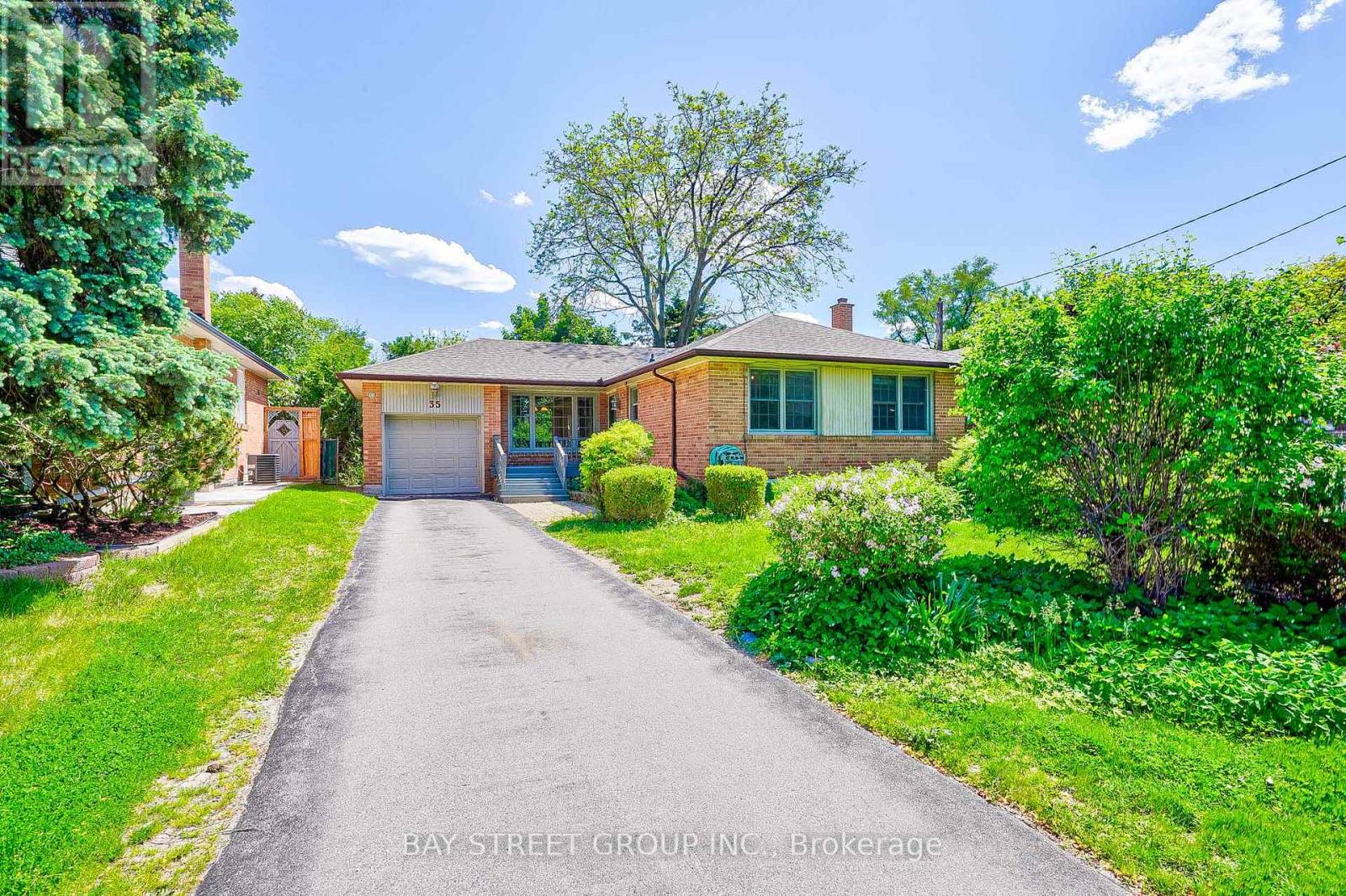 Detached at 35 CAMWOOD CRESCENT, Toronto (Parkwoods-Donalda)