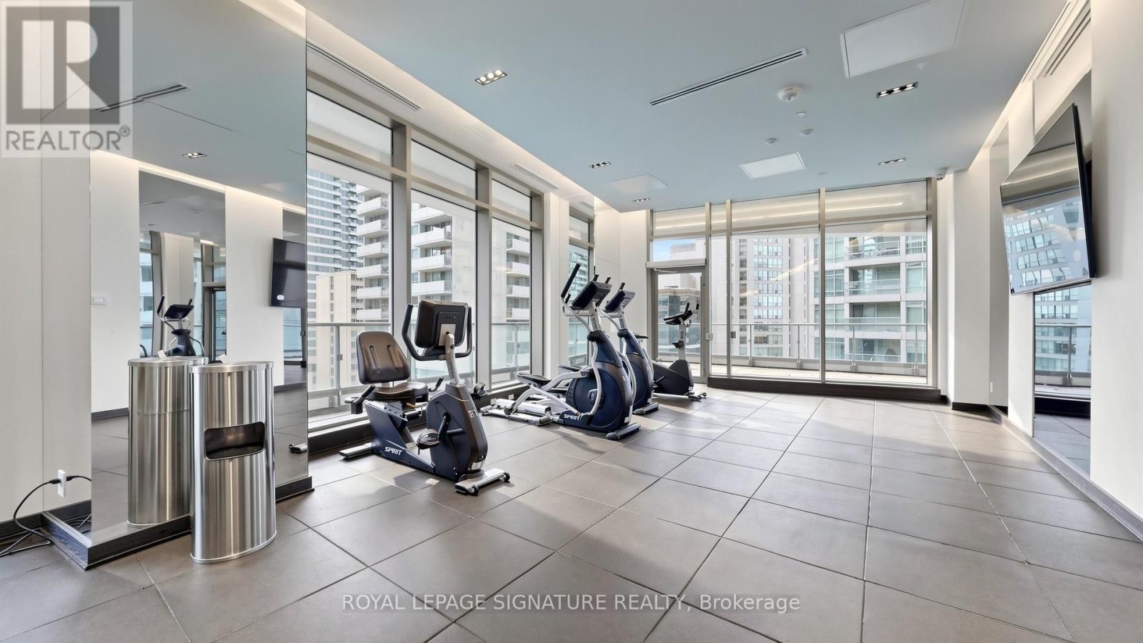 Apartment at 1011 - 2221 YONGE STREET, Toronto