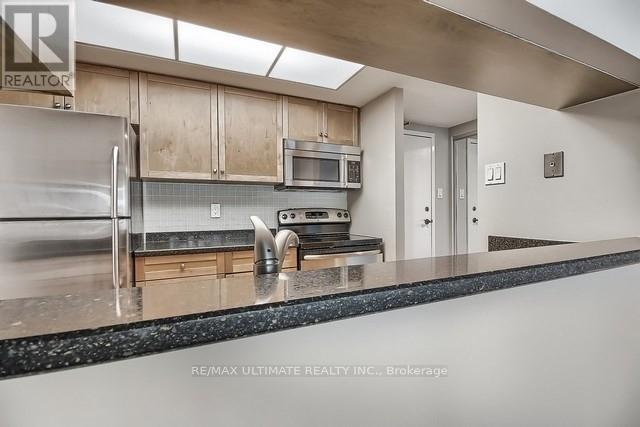 Apartment at 1606 - 77 HARBOUR SQUARE, Toronto