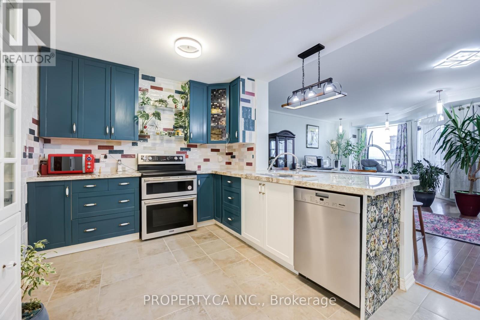 Apartment at 701 - 4200 BATHURST STREET, Toronto
