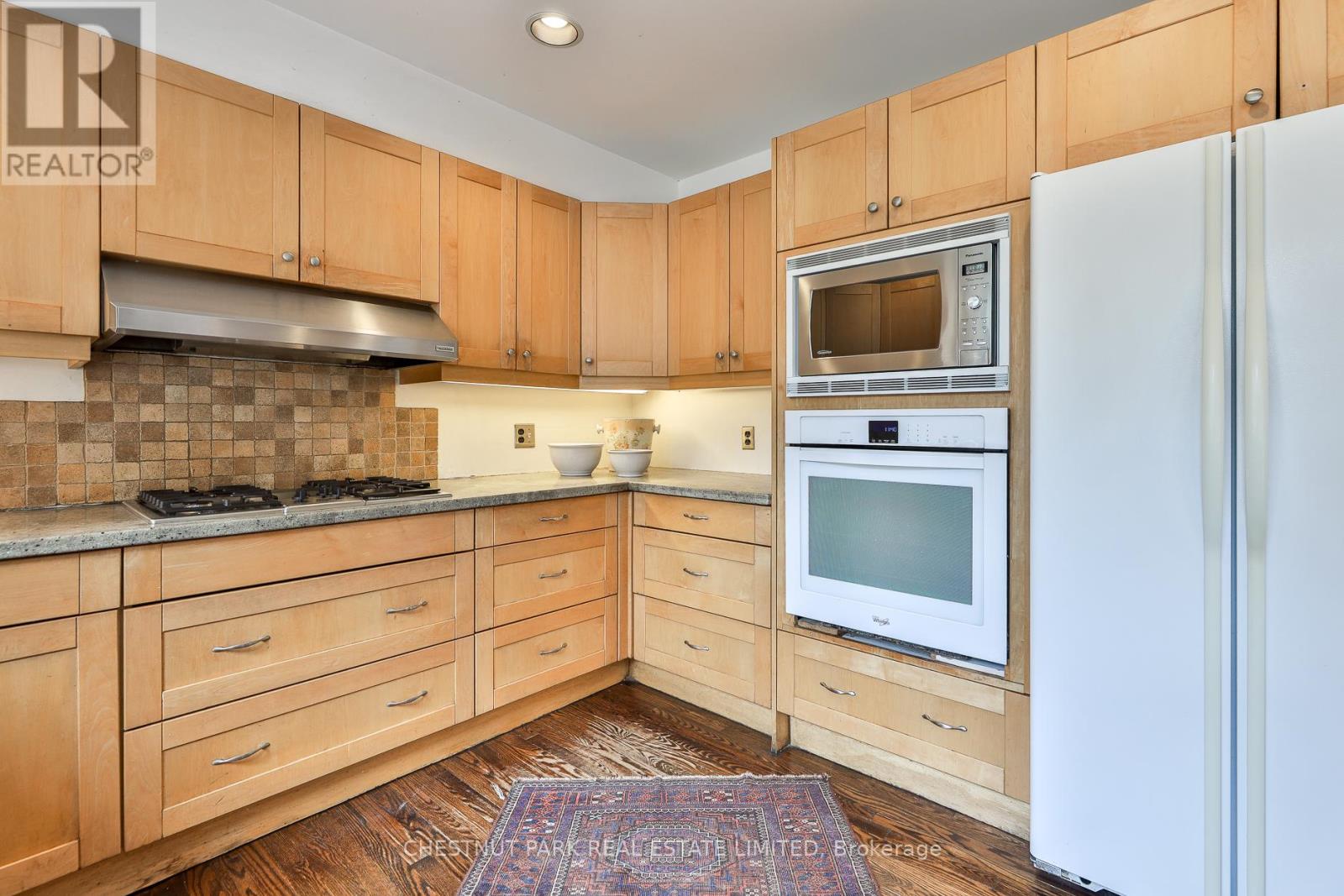 Detached at 127 ROXBOROUGH DRIVE, Toronto