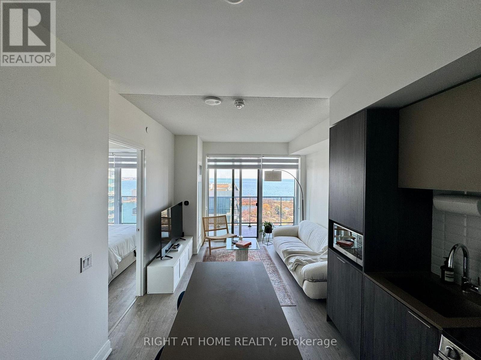Apartment at 1906 - 70 ANNIE CRAIG DRIVE, Toronto