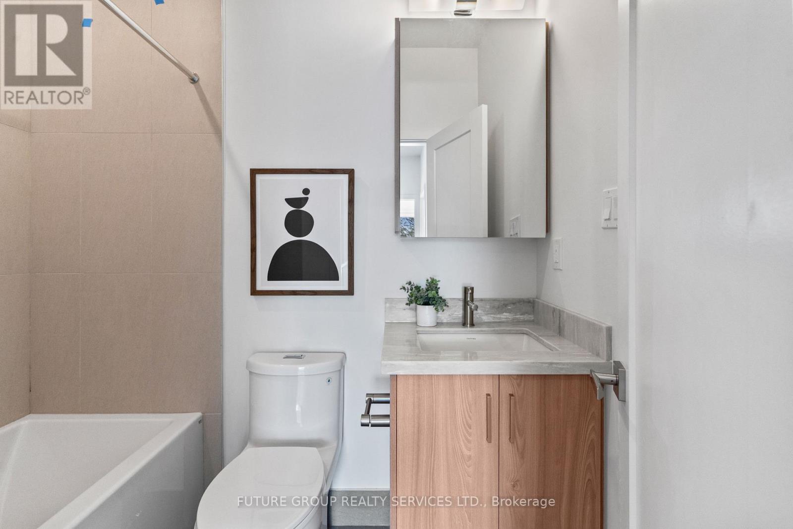 Detached at UNIT 4 - 86 KENWOOD AVENUE, Toronto