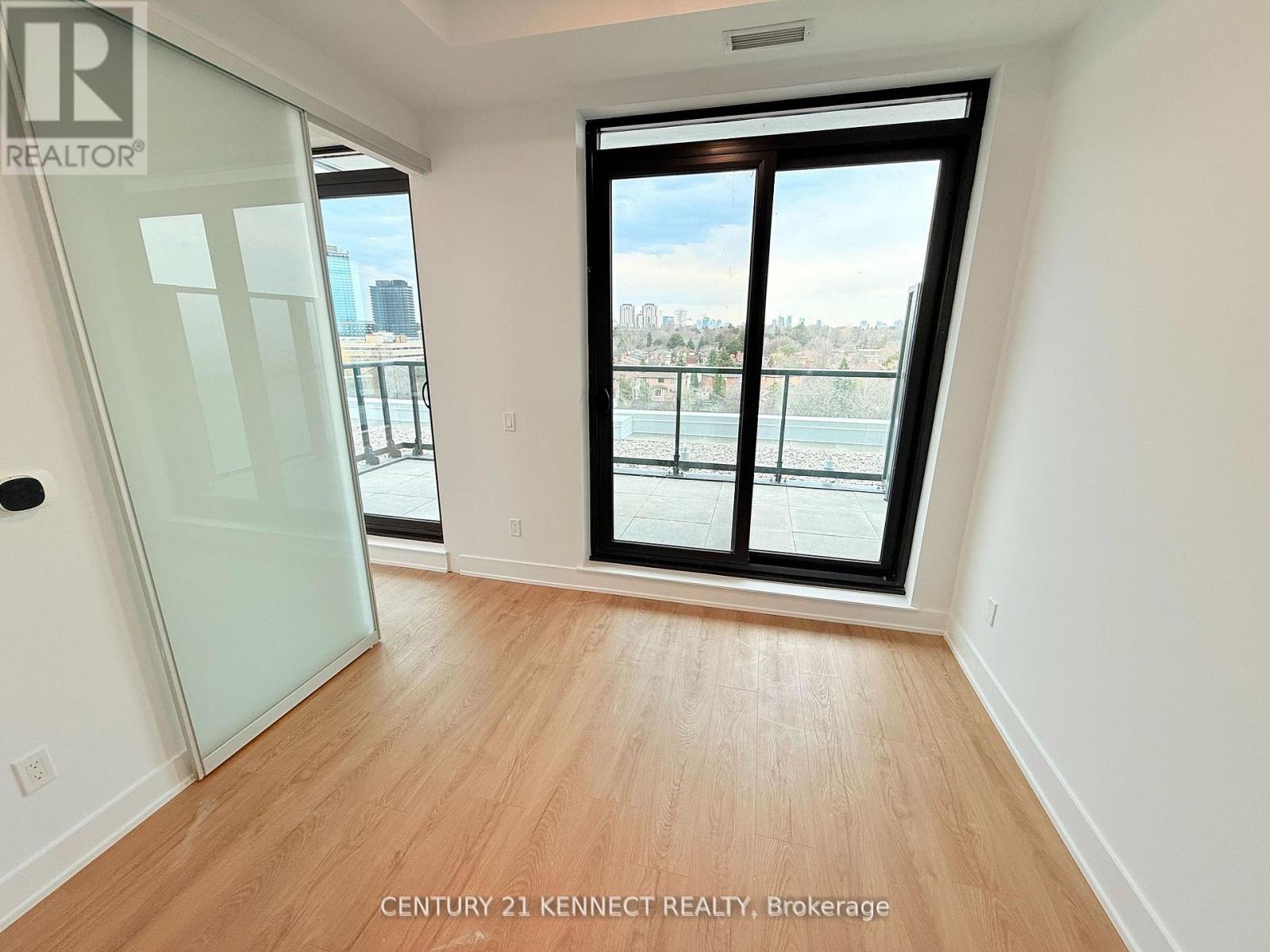 Apartment at 810 - 29 GREEN TRAIL COURT, Toronto
