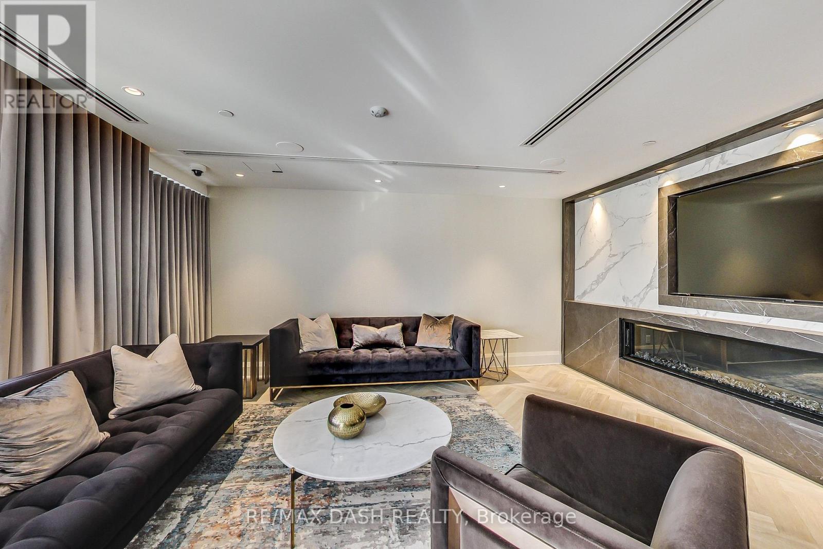 Apartment at 501 - 151 AVENUE ROAD, Toronto