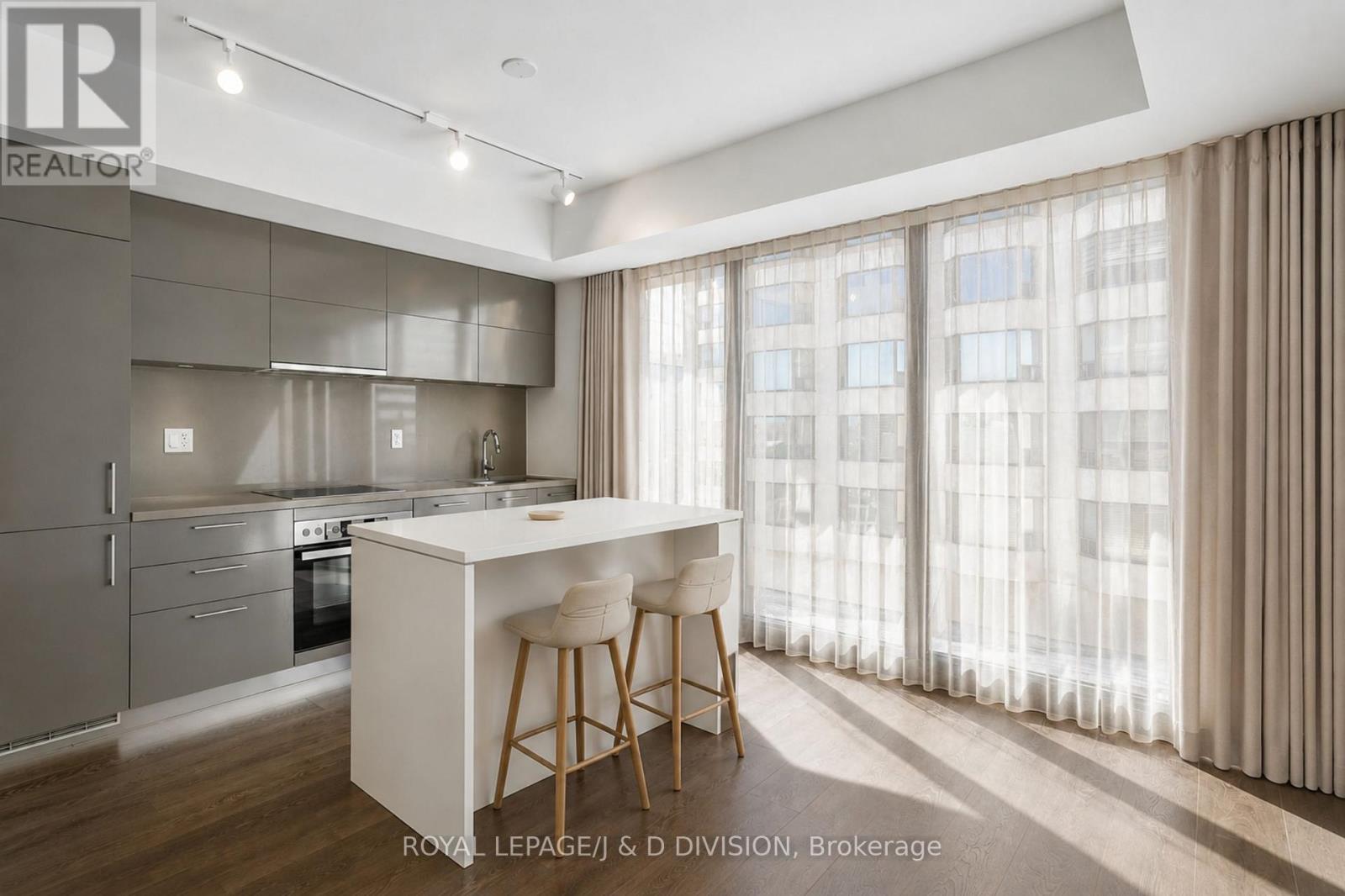Apartment at 1705 - 188 CUMBERLAND STREET, Toronto (Annex)