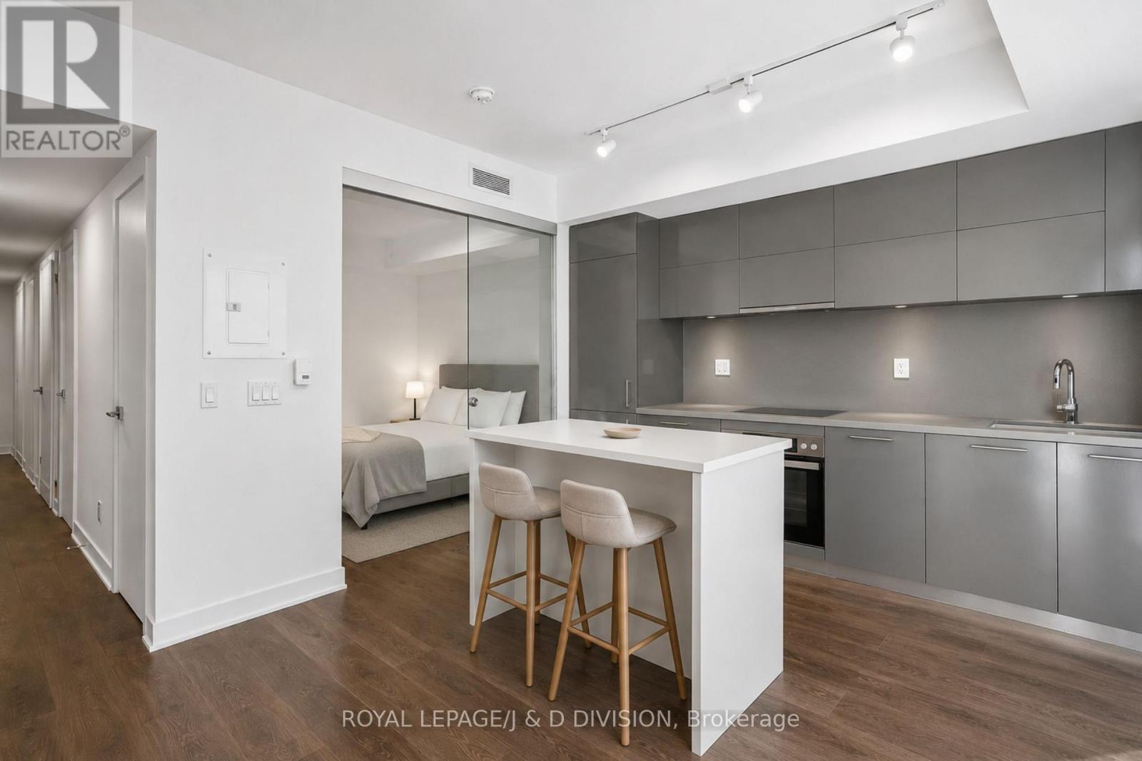 Apartment at 1705 - 188 CUMBERLAND STREET, Toronto