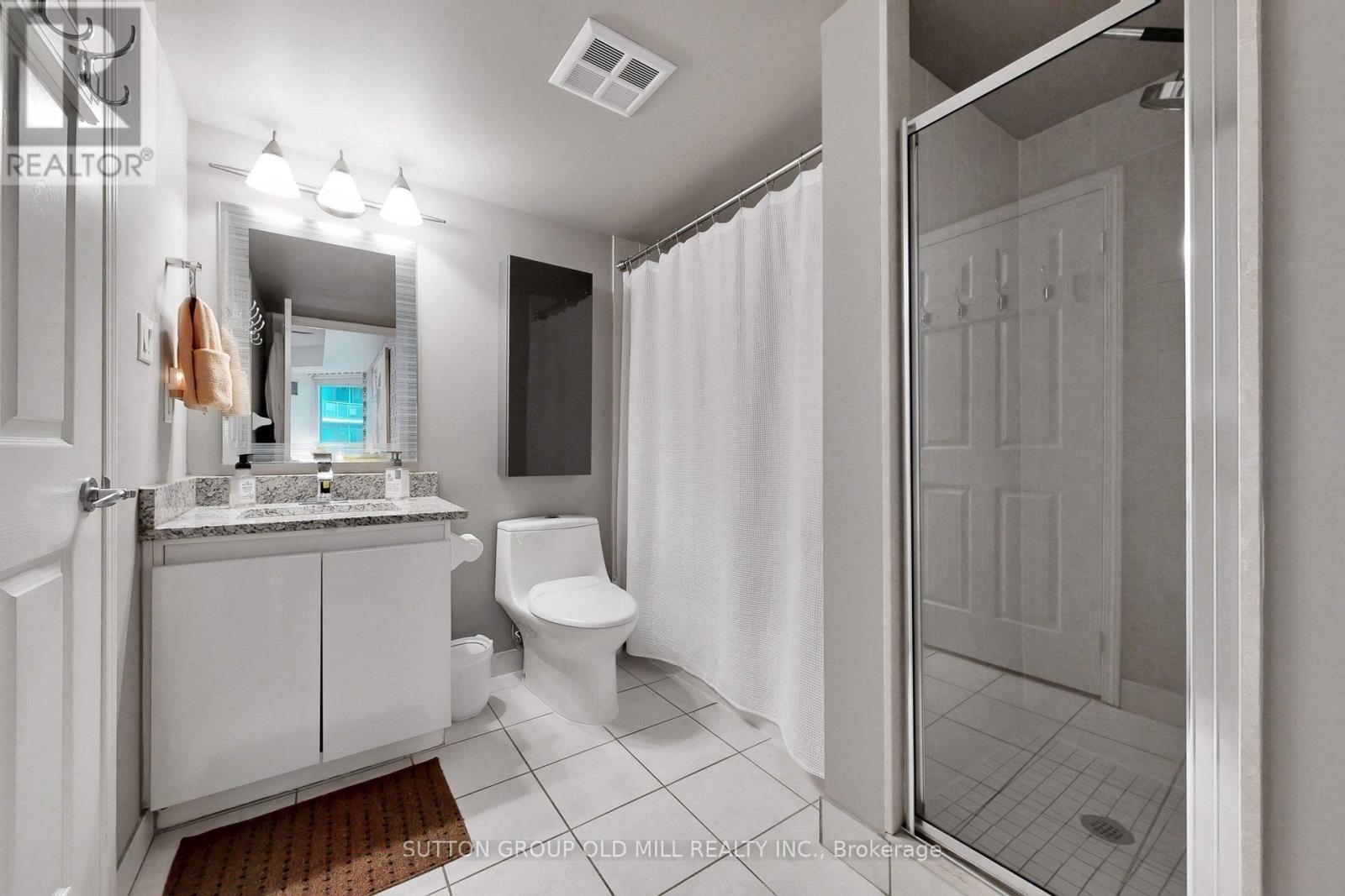 Apartment at 1012 - 228 QUEENS QUAY W, Toronto