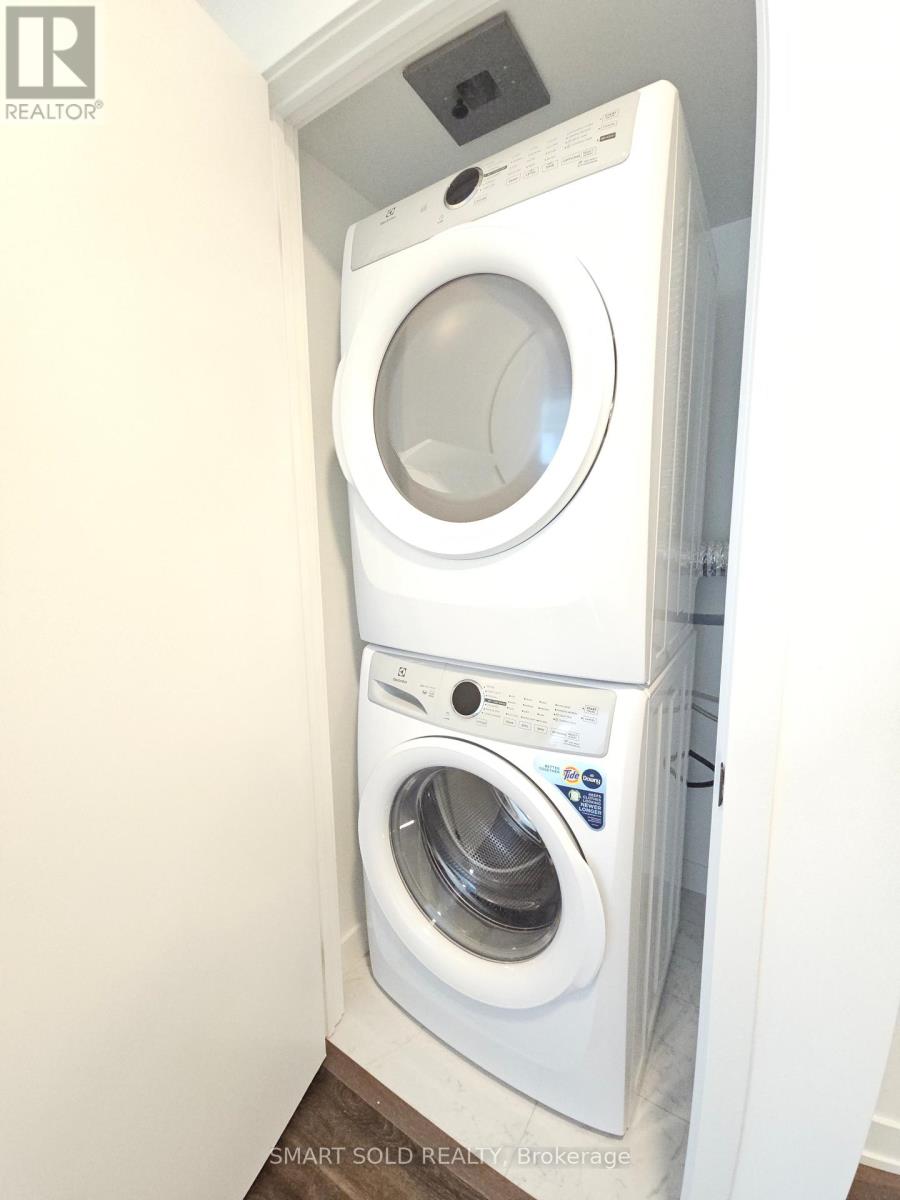 Apartment at 702 - 609 SHERBOURNE STREET, Toronto