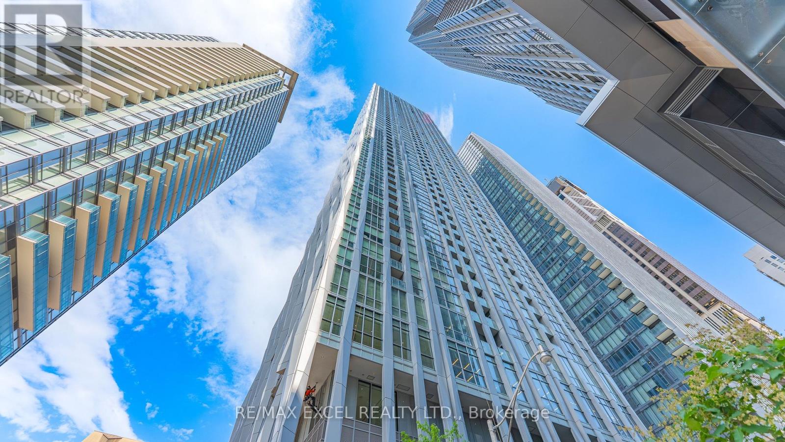 Apartment at 3909 - 1 YORKVILLE AVENUE, Toronto (Annex)