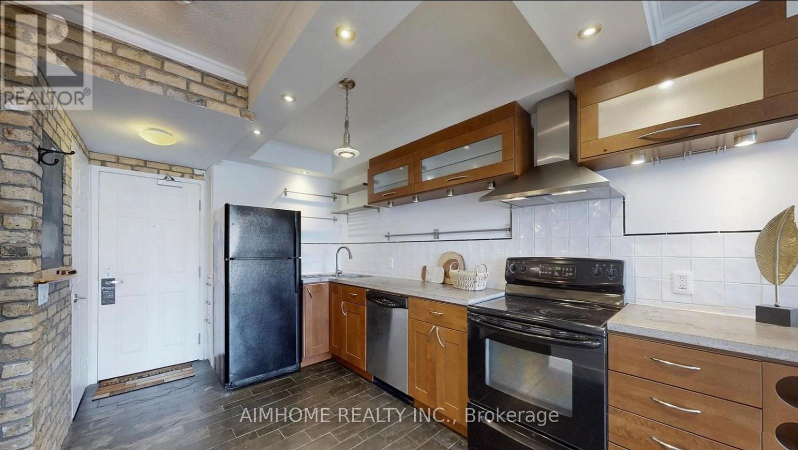 Apartment at 806 - 284 BLOOR STREET, Toronto