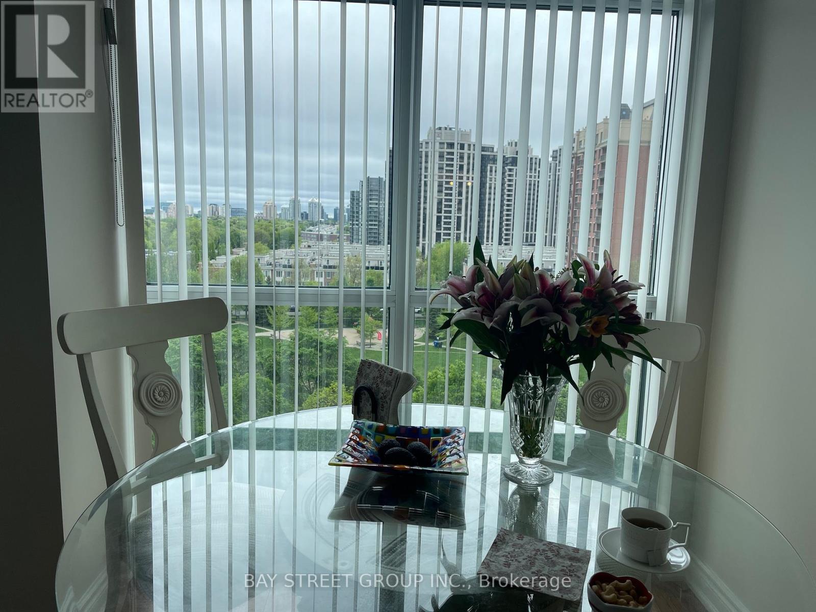 Apartment at 911 - 28 HARRISON GARDEN BOULEVARD, Toronto (Willowdale East)
