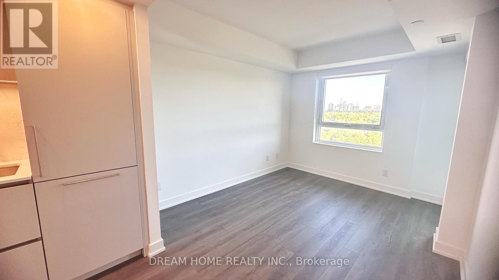 Apartment at 1306 - 609 SHERBOURNE STREET, Toronto