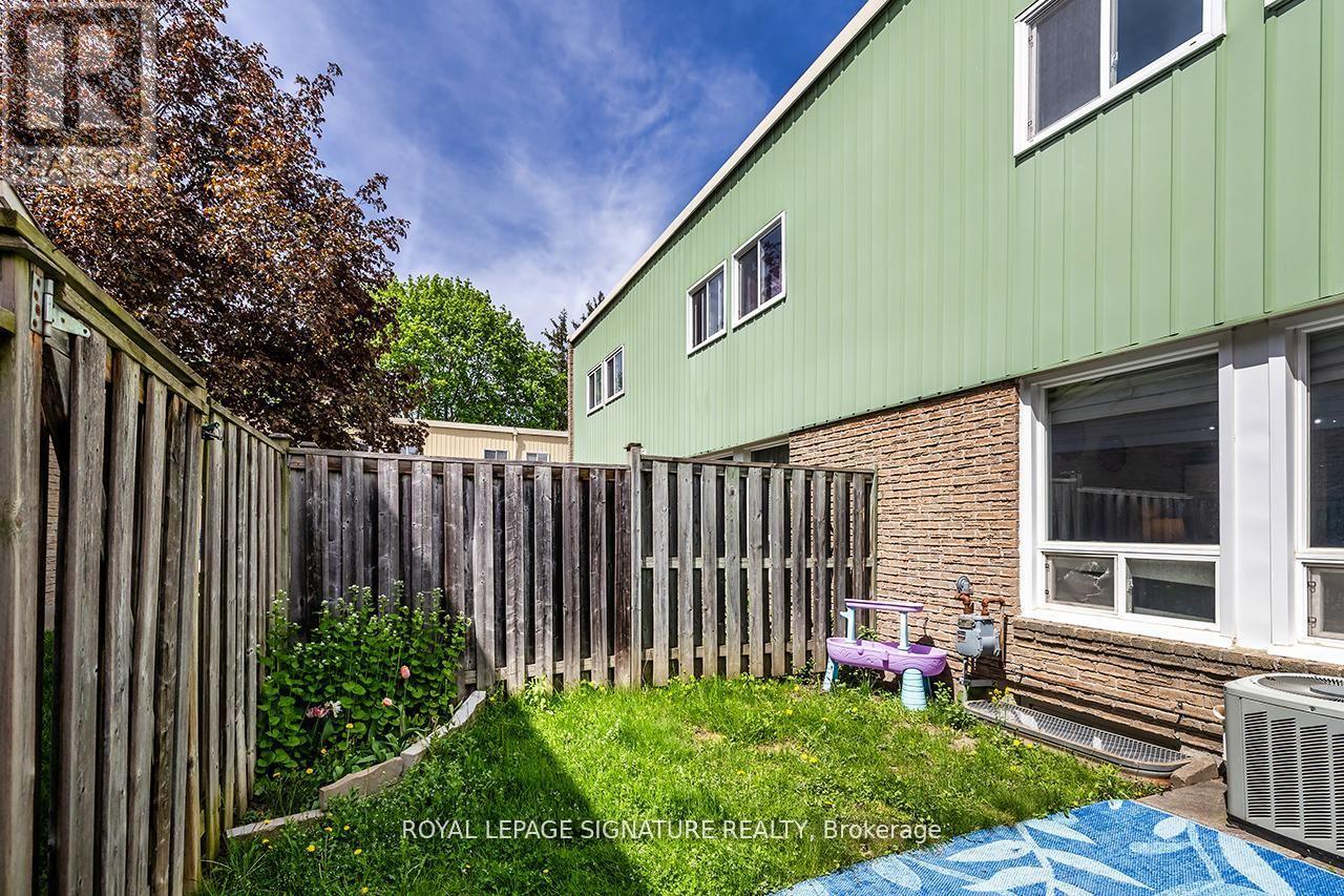 Townhouse at 106 THORNY VINEWAY, Toronto