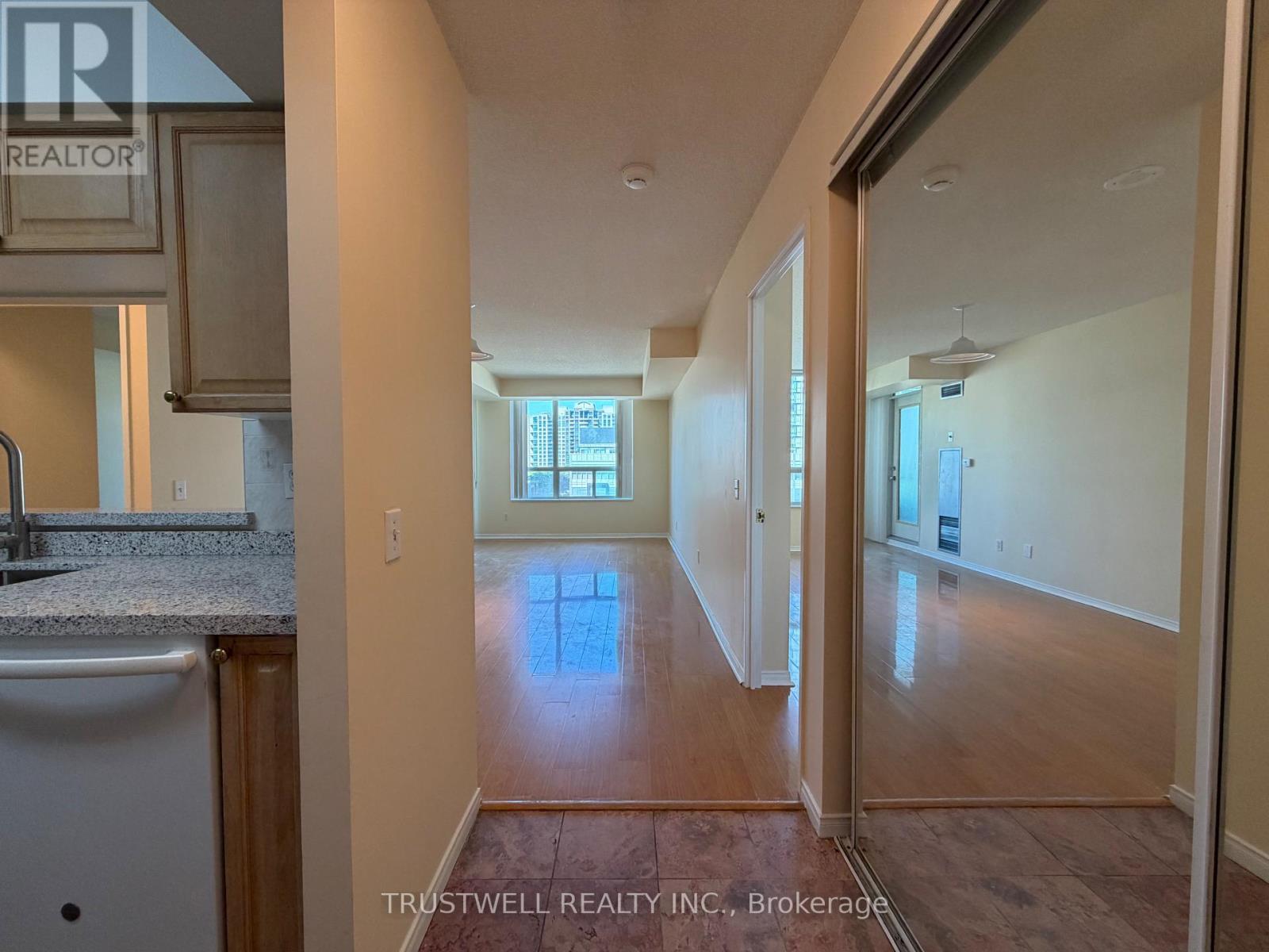 Apartment at 902 - 238 DORIS AVENUE, Toronto (Willowdale East)
