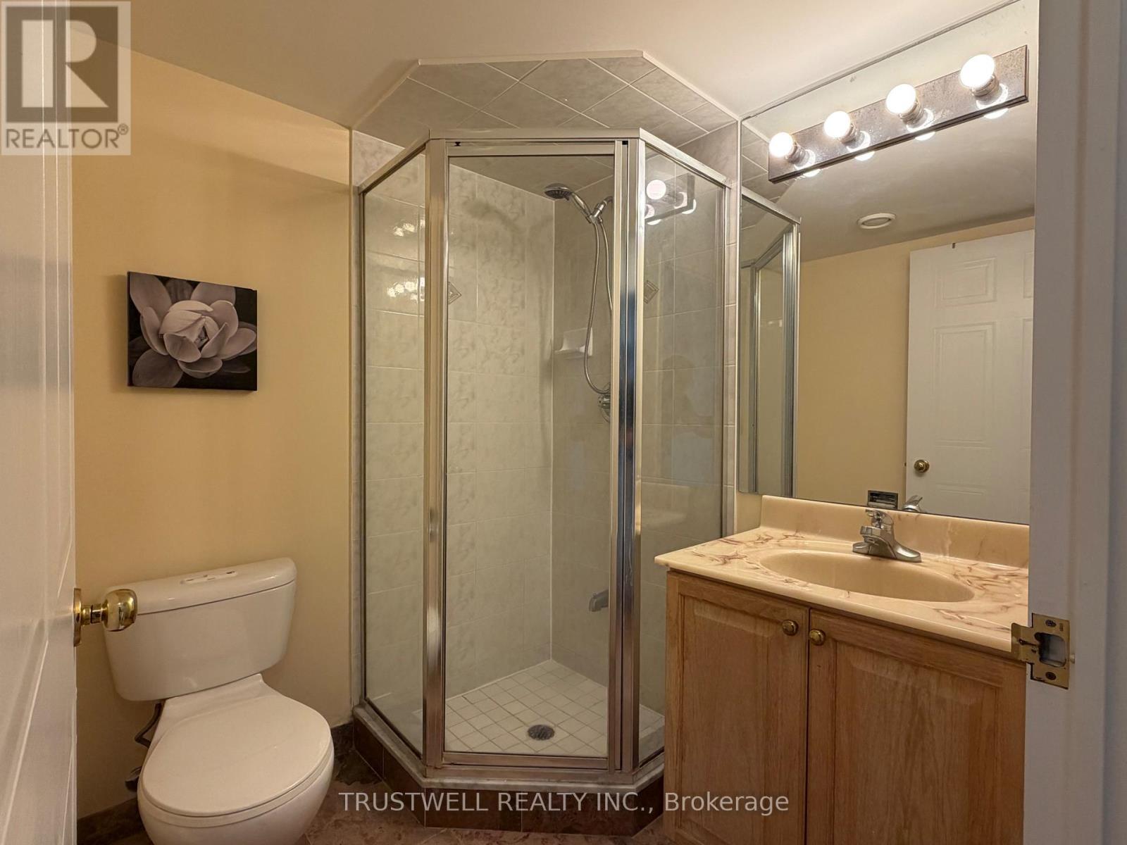Apartment at 902 - 238 DORIS AVENUE, Toronto