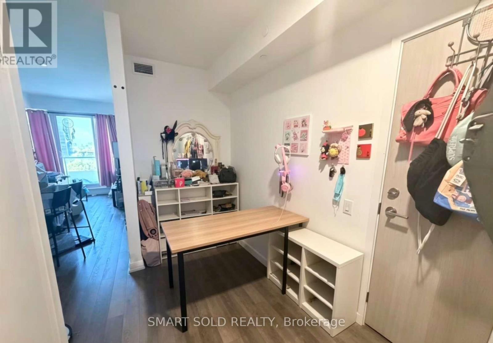 Apartment at 1001 - 75 CANTERBURY PLACE, Toronto