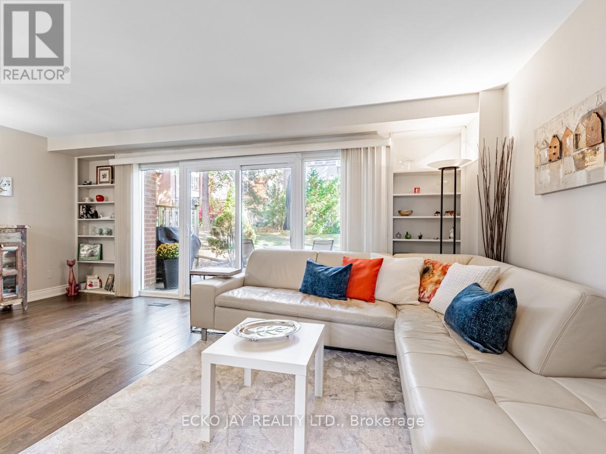 Townhouse at 17 - 90 GEORGE HENRY BOULEVARD, Toronto