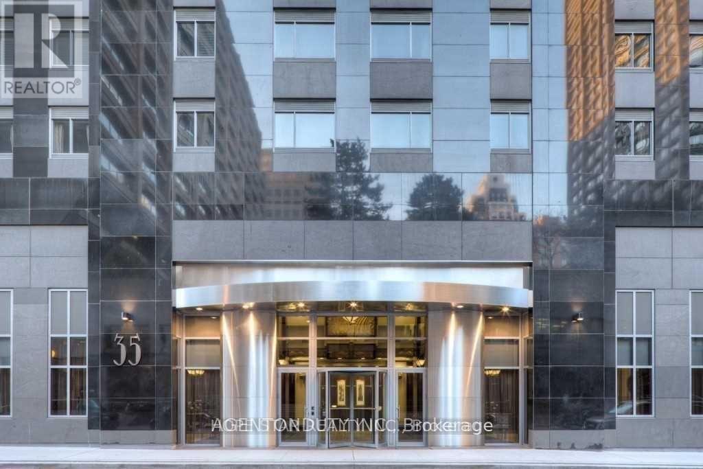 Apartment at 1009 - 35 BALMUTO STREET, Toronto