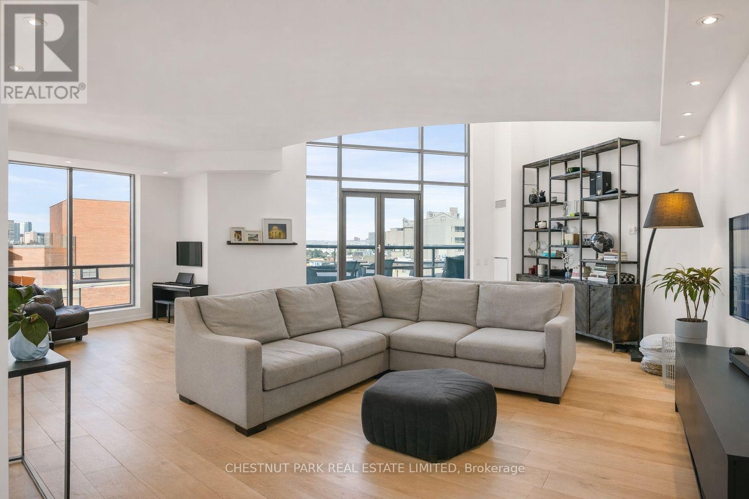 Apartment at PH 903 - 3 MCALPINE STREET, Toronto (Annex)