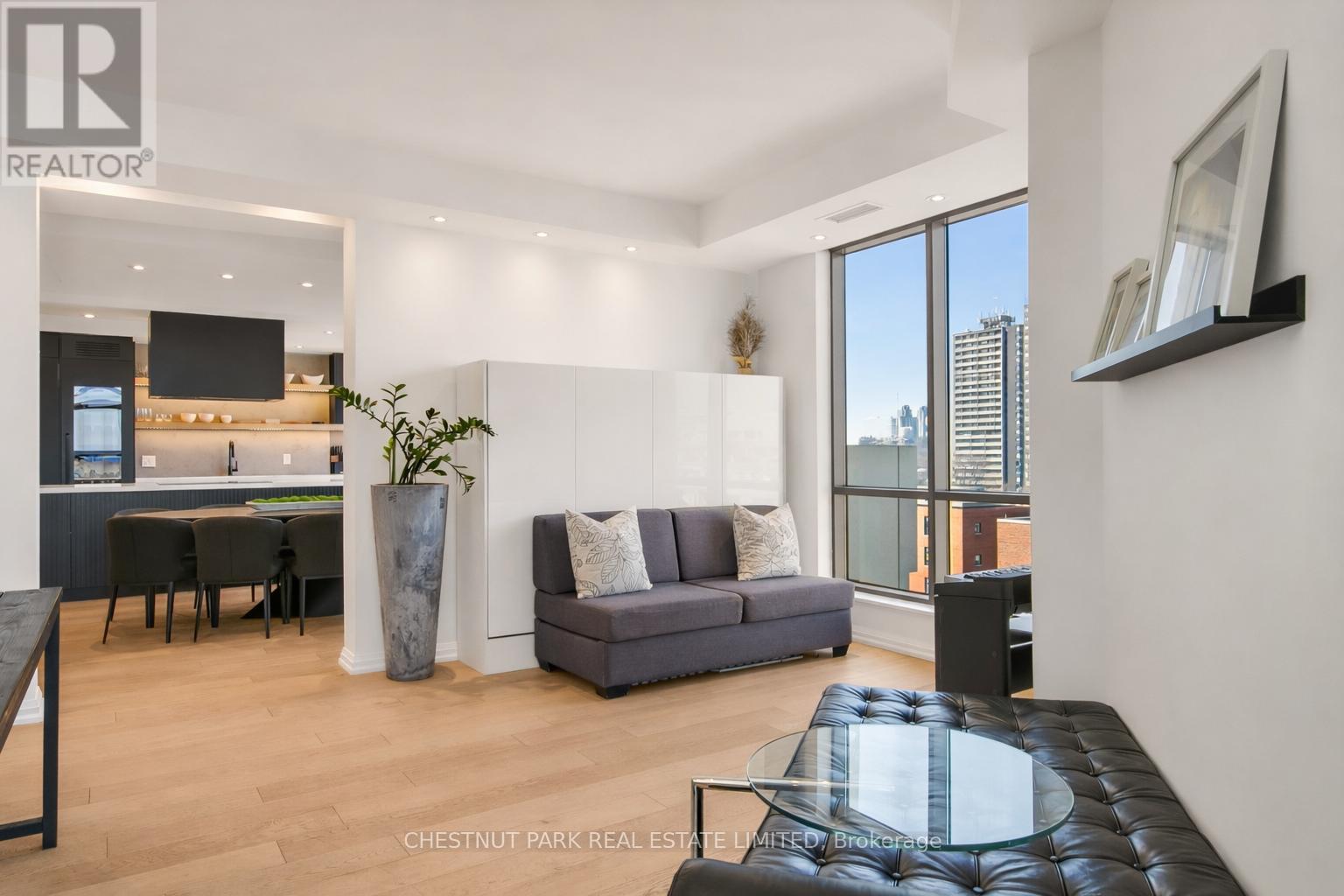 Apartment at PH 903 - 3 MCALPINE STREET, Toronto