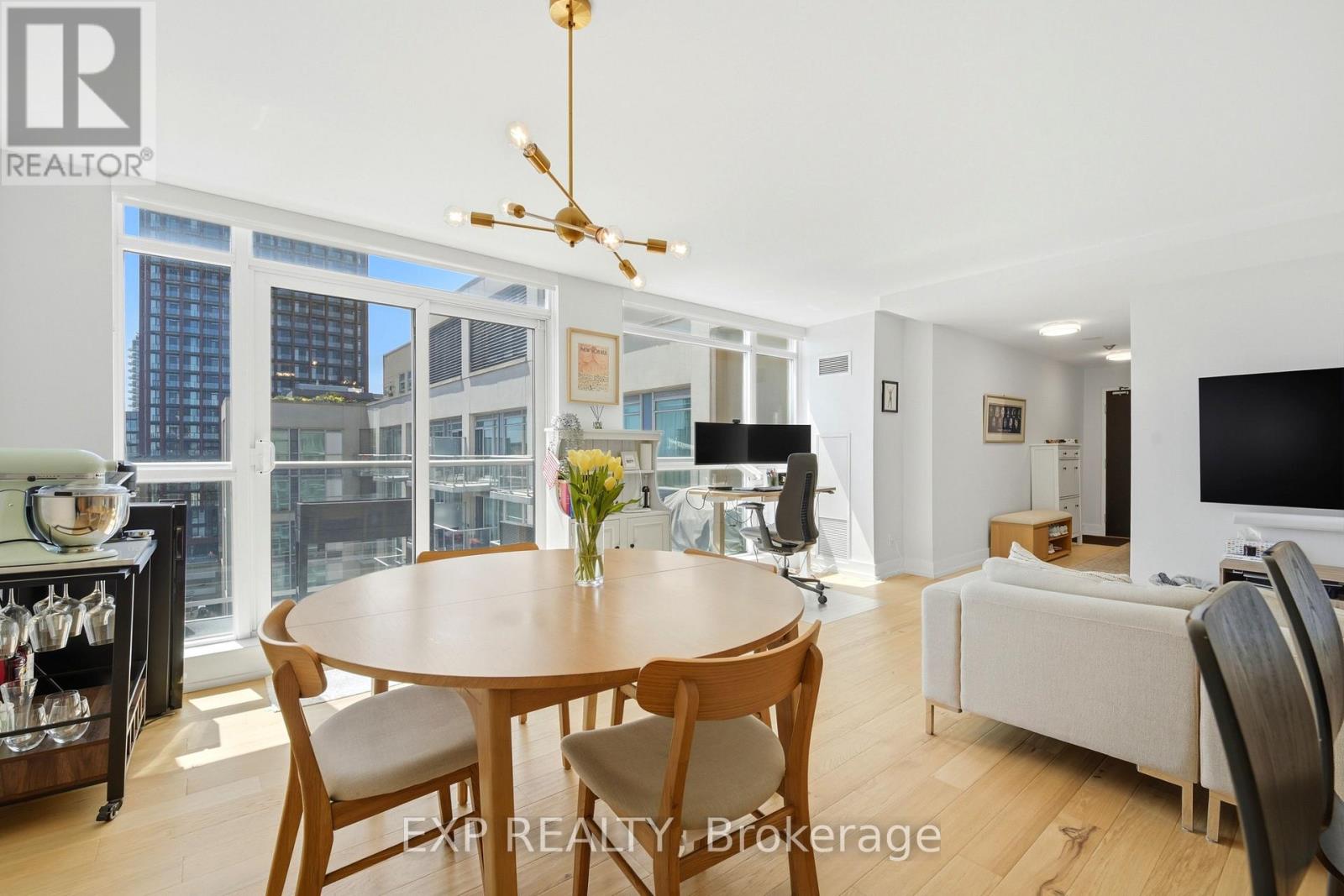 Apartment at PH20 - 230 KING STREET E, Toronto (Moss Park)