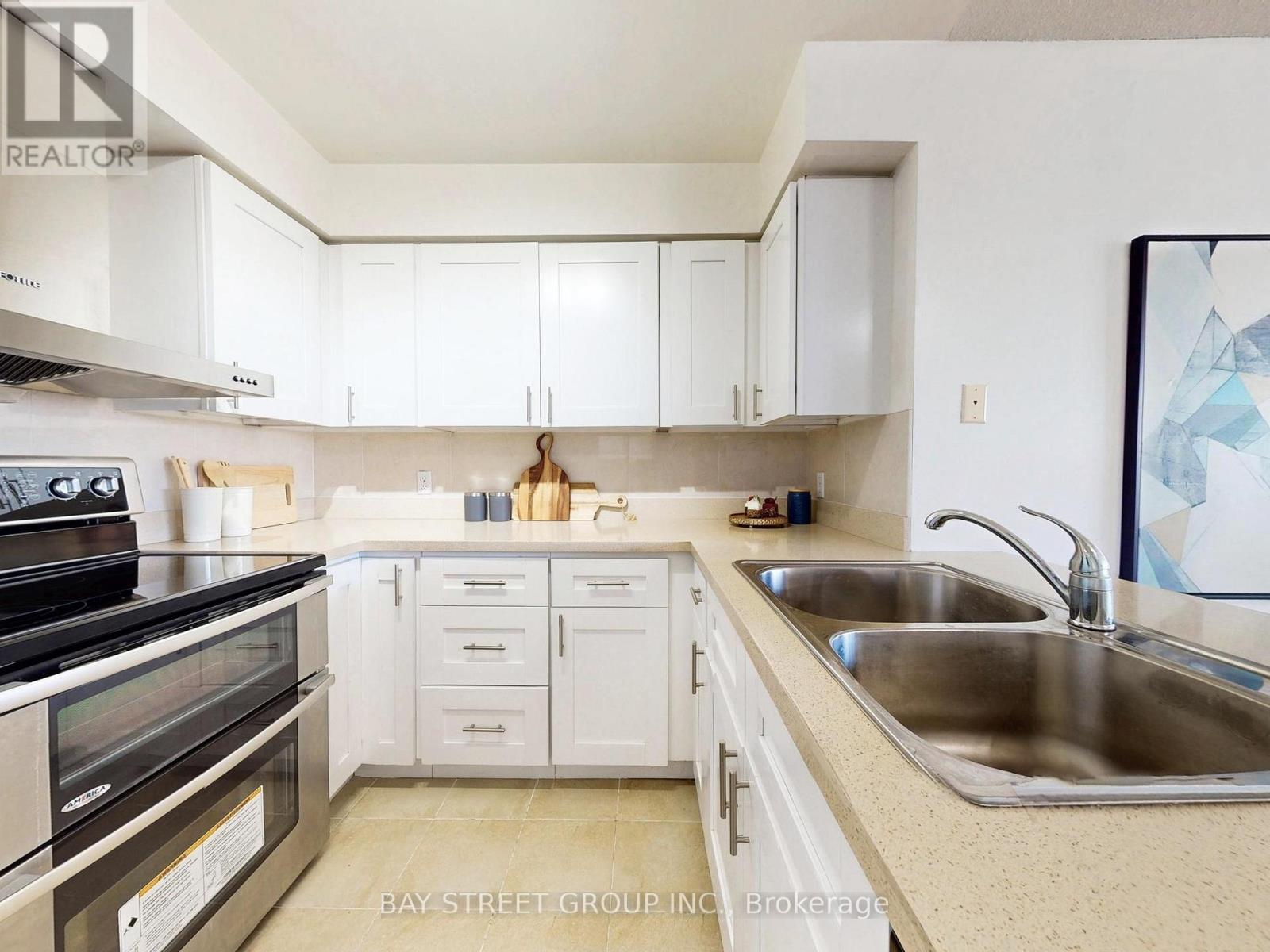 Apartment at 906 - 260 DORIS AVENUE, Toronto