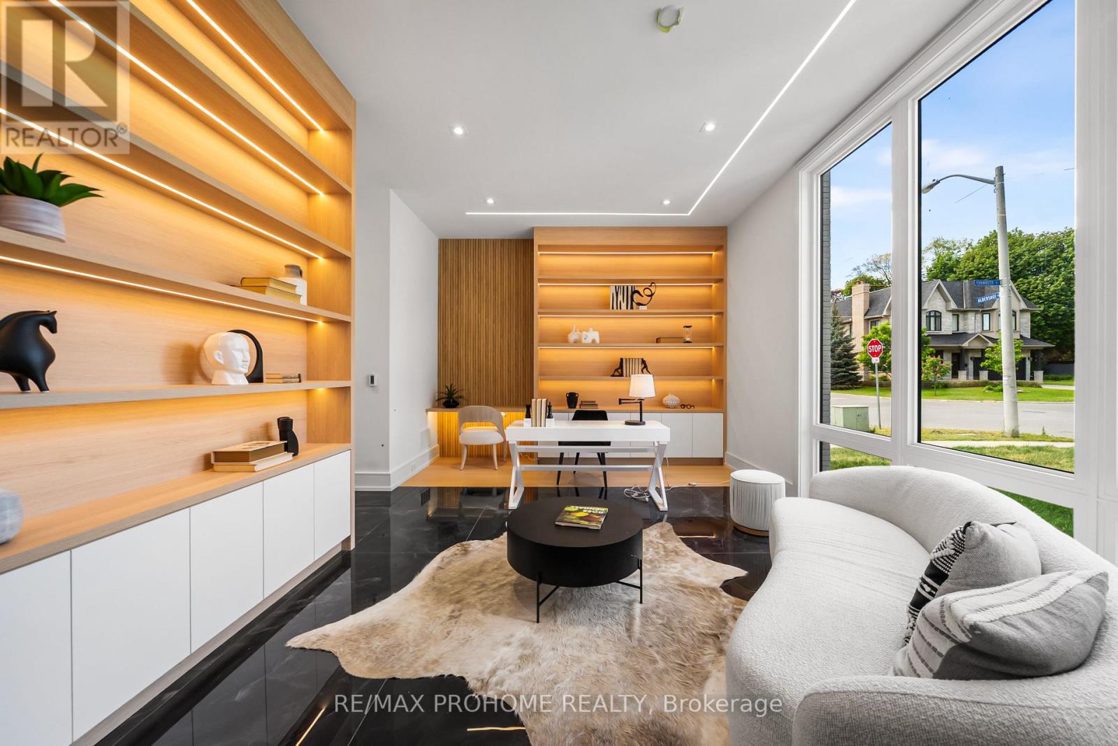 Detached at 15 ALDERSHOT CRESCENT, Toronto