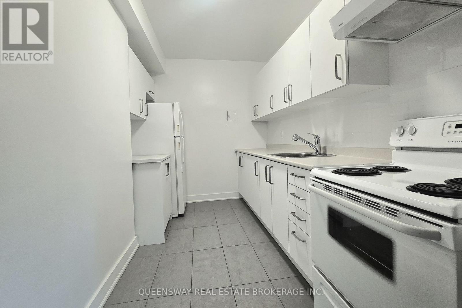 Multiplex at 206 - 755 AVENUE ROAD, Toronto