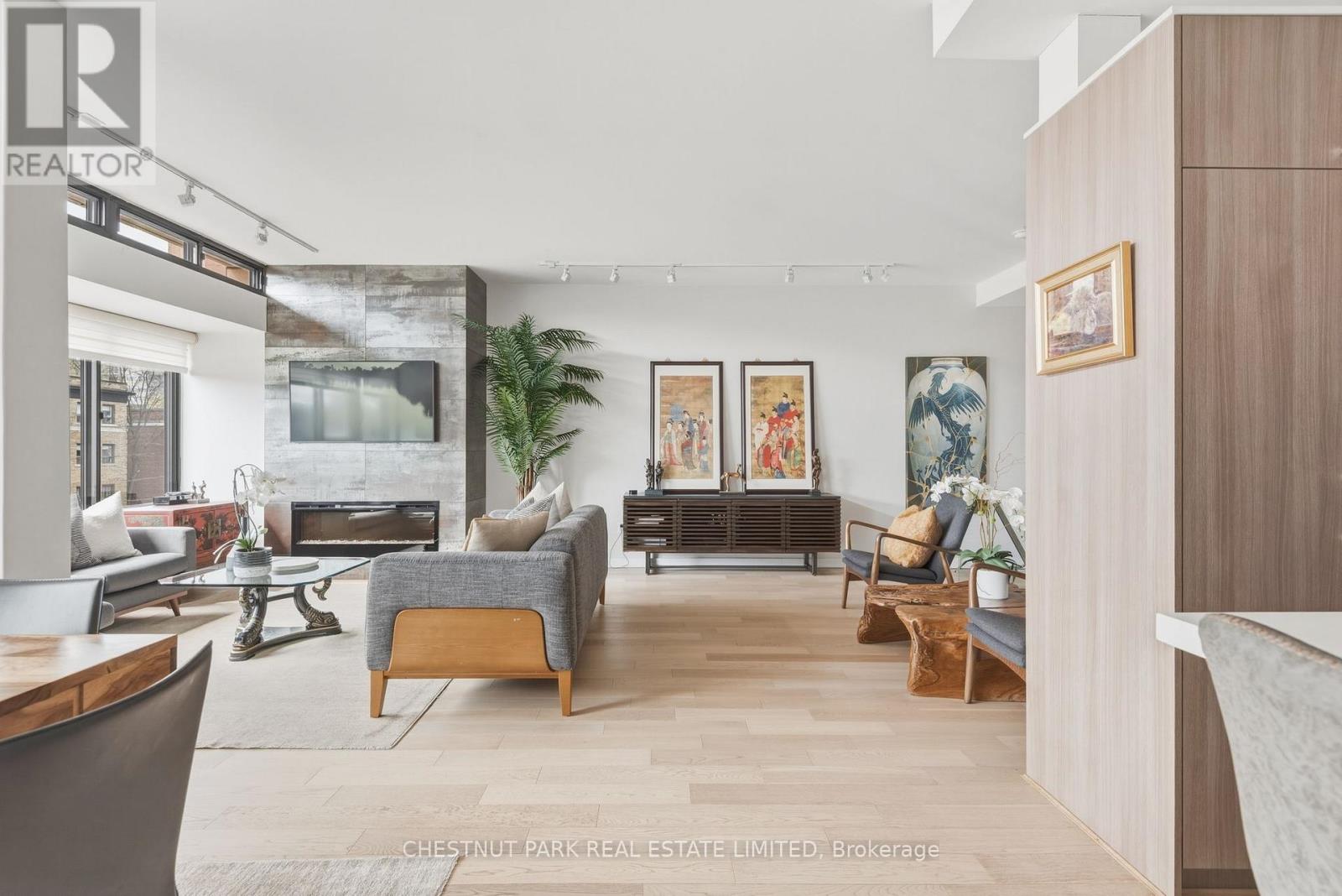 Apartment at 318 - 40 OAKLANDS AVENUE, Toronto (Yonge-St. Clair)