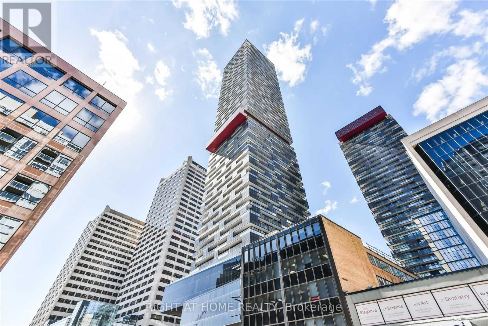 Apartment at 5001 - 8 EGLINTON AVENUE E, Toronto (Mount Pleasant West)