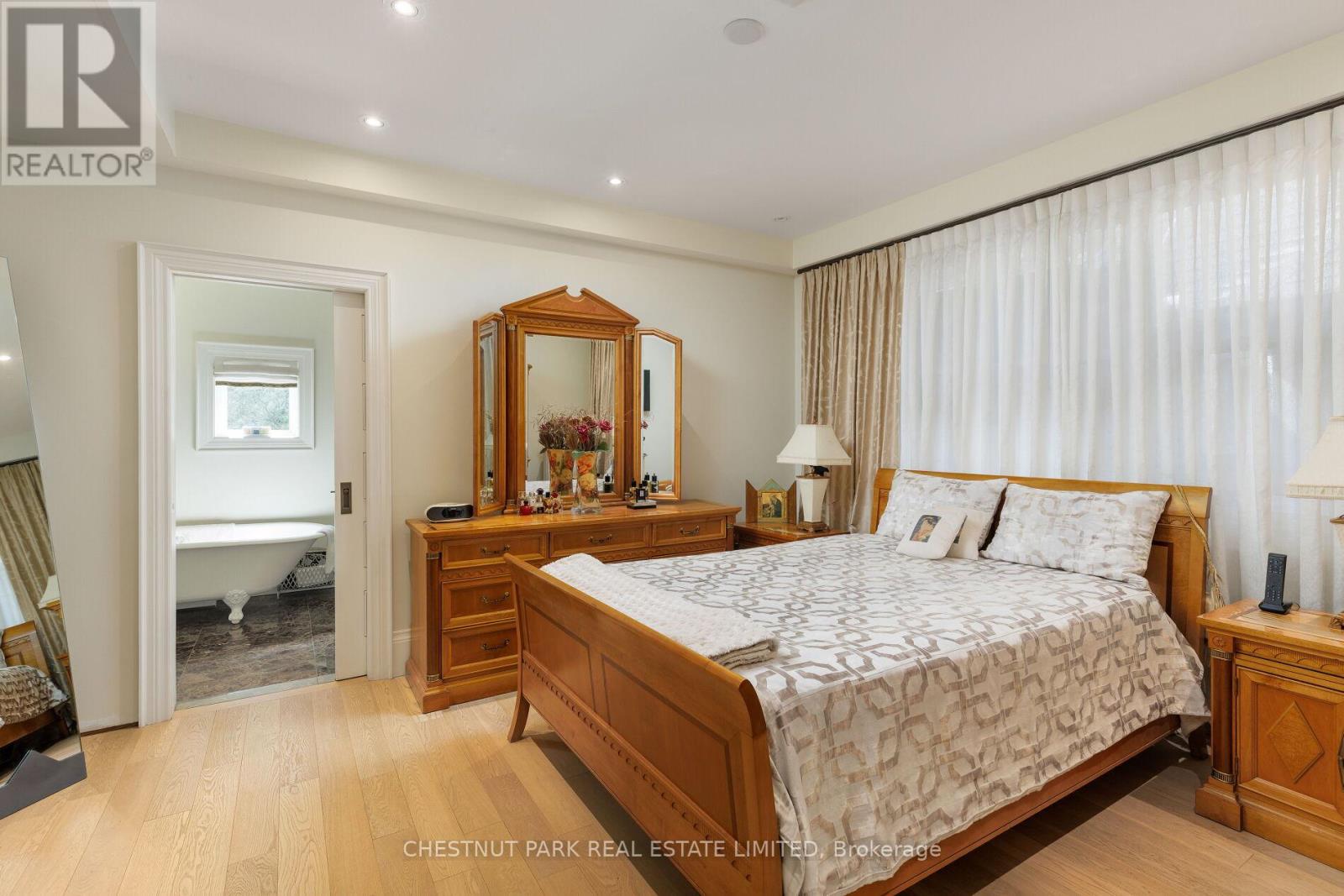 Detached at 386 PALMERSTON BOULEVARD, Toronto