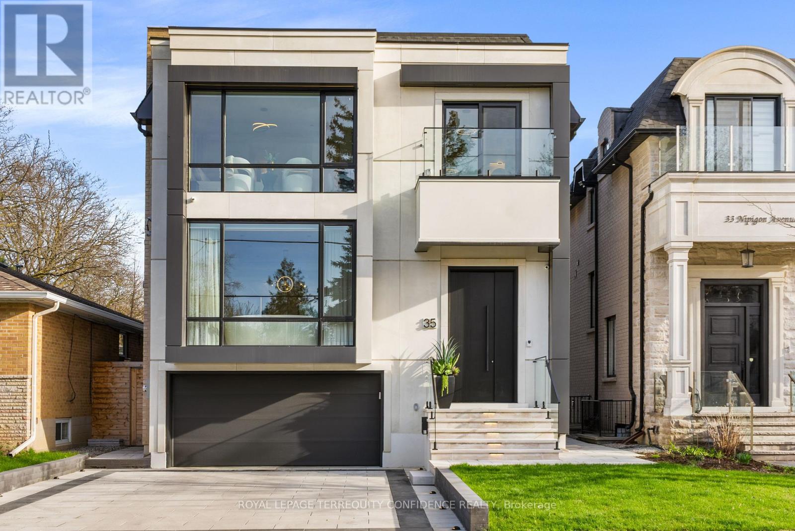 Detached at 35 NIPIGON AVENUE, Toronto
