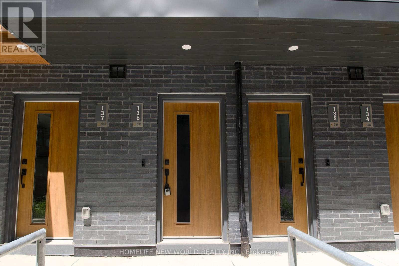 Townhouse at 136 - 69 CURLEW DRIVE, Toronto