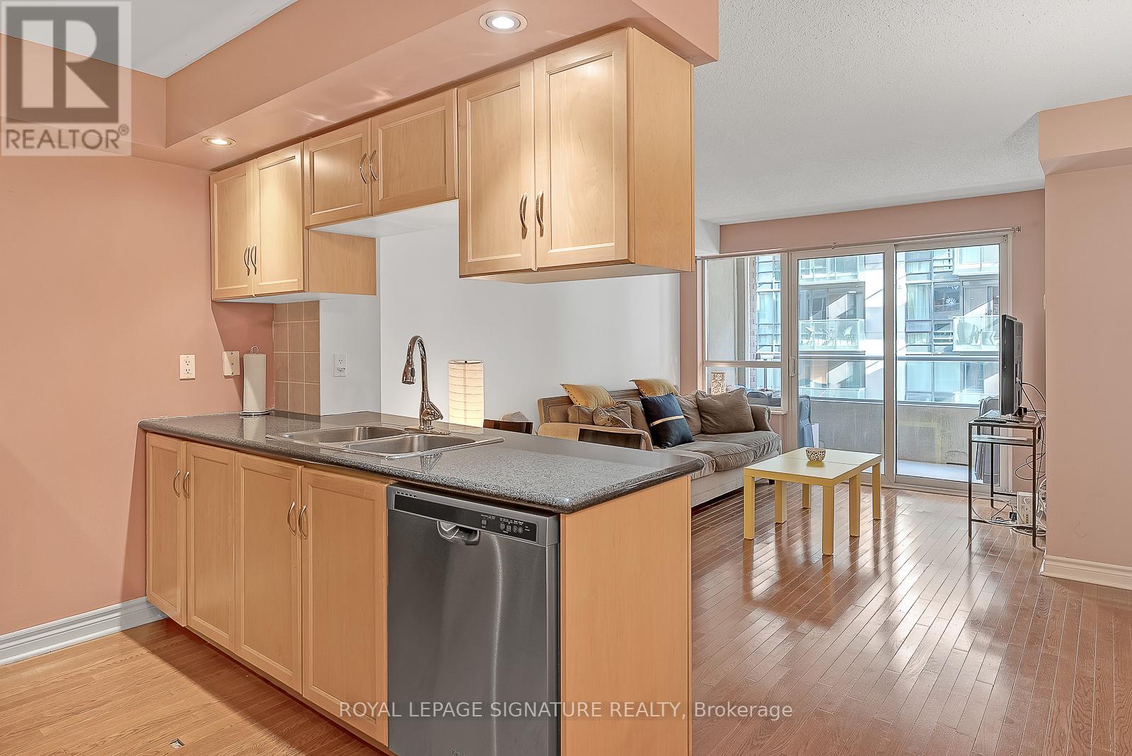 Apartment at 710 - 270 WELLINGTON STREET W, Toronto (Waterfront Communities)