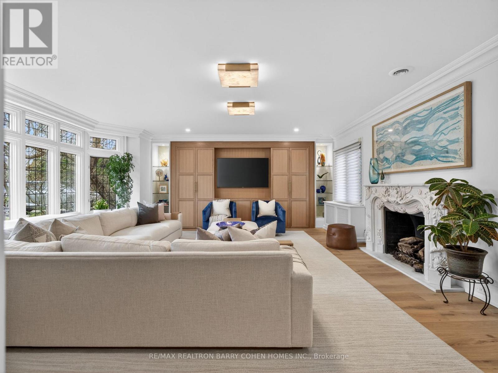 Detached at 11 ORMSBY CRESCENT, Toronto