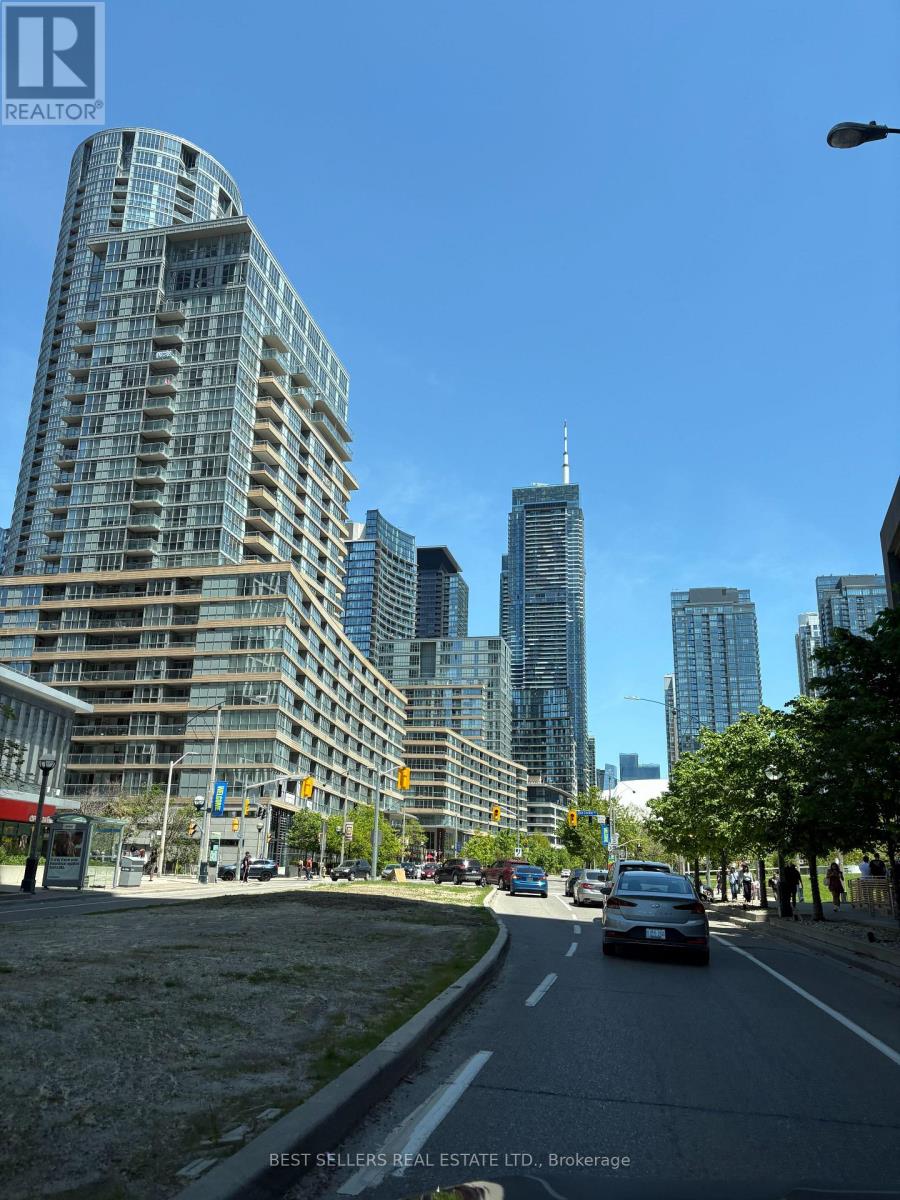 Apartment at 1001 - 4000 SPADINA AVENUE, Toronto (Waterfront Communities)